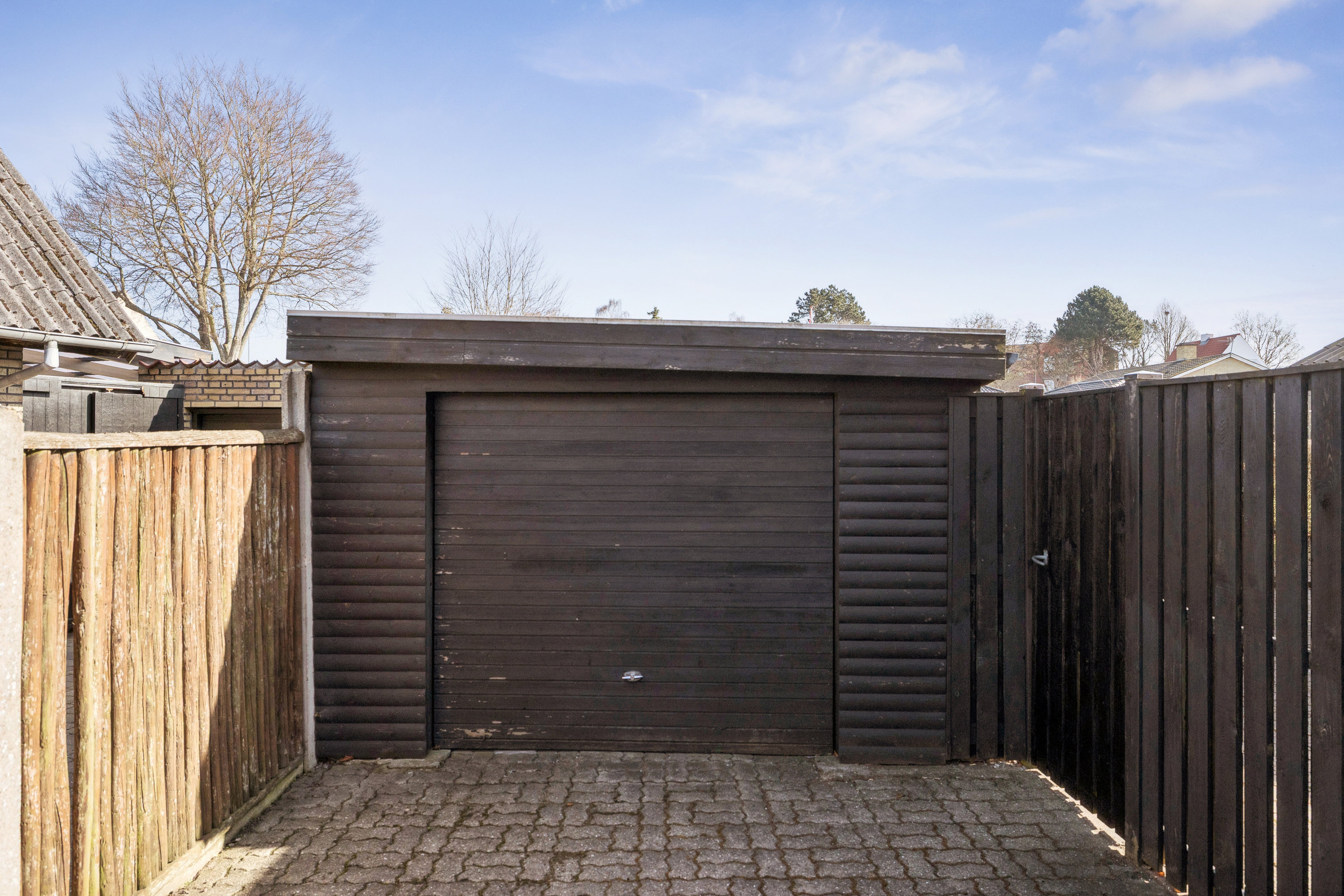 Fremhævet garage billede i fuldskærmstilstand. Billede af Vibevej 14, 8660 Skanderborg