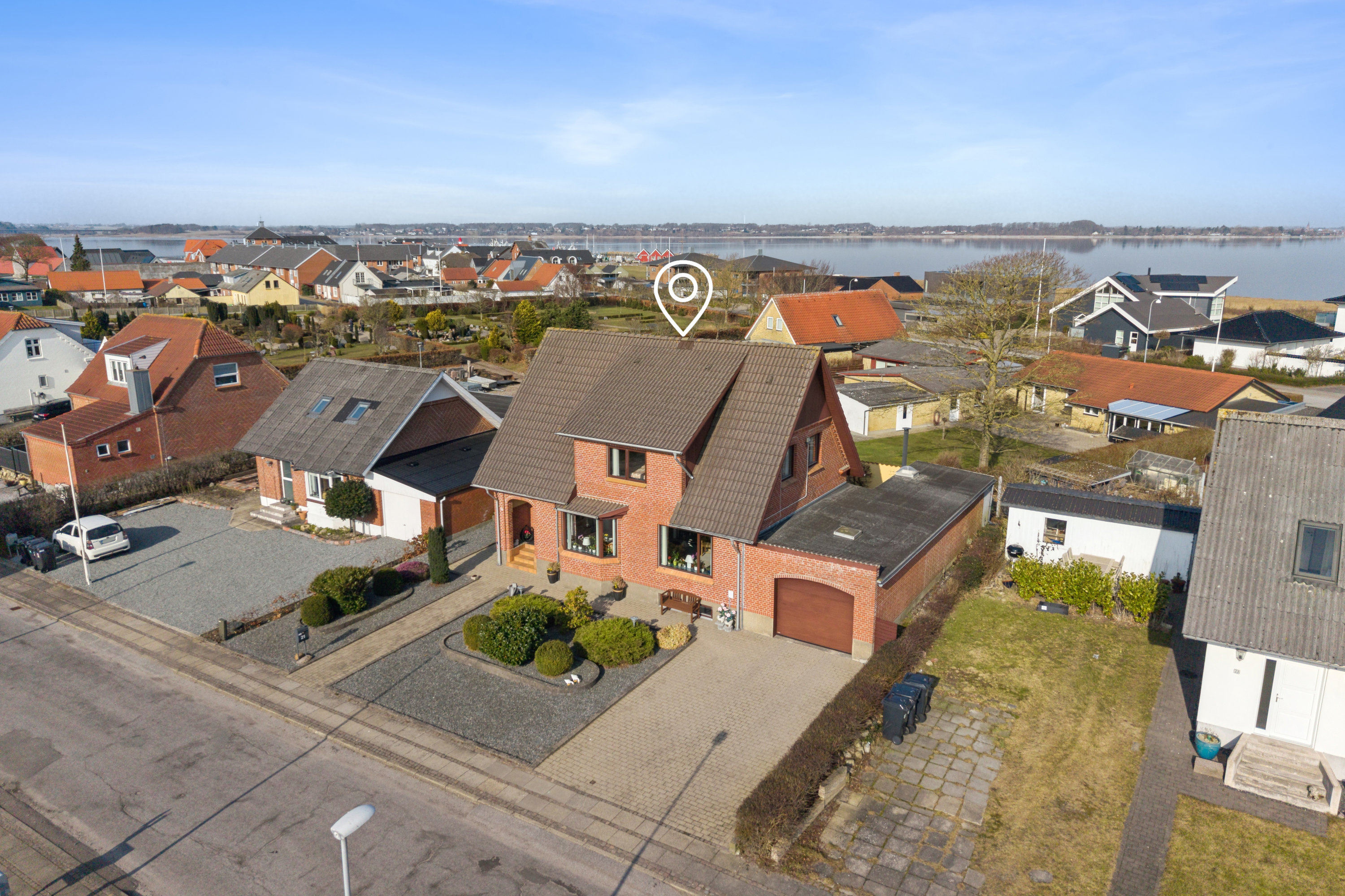 Fremhævet luftfoto billede i fuldskærmstilstand. Billede af Kirkestræde 21, Glyngøre, 7870 Roslev