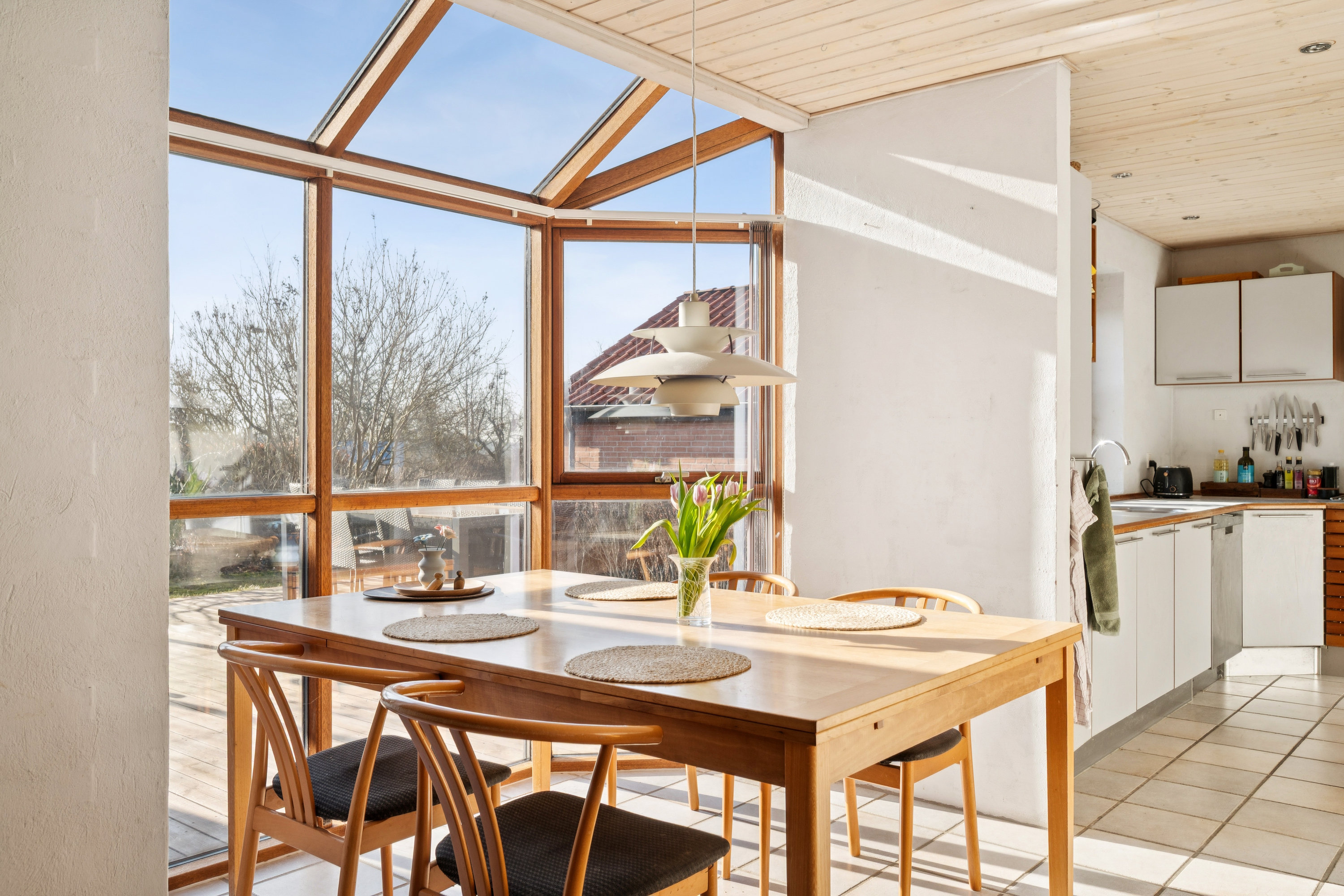 Fremhævet stue billede i fuldskærmstilstand. Billede af Hindhøjen 19, 8382 Hinnerup