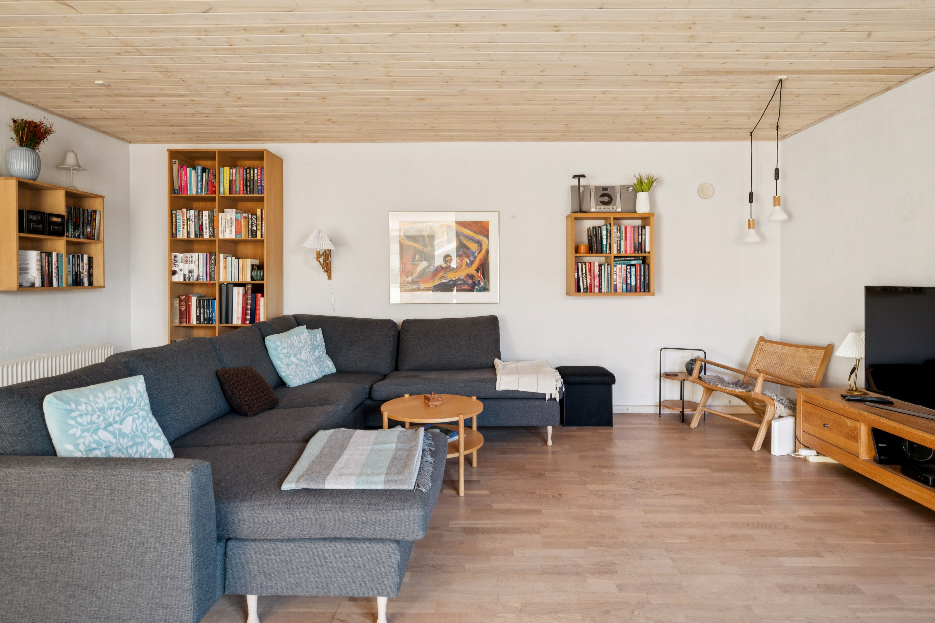 Fremhævet stue billede i fuldskærmstilstand. Billede af Hindhøjen 19, 8382 Hinnerup