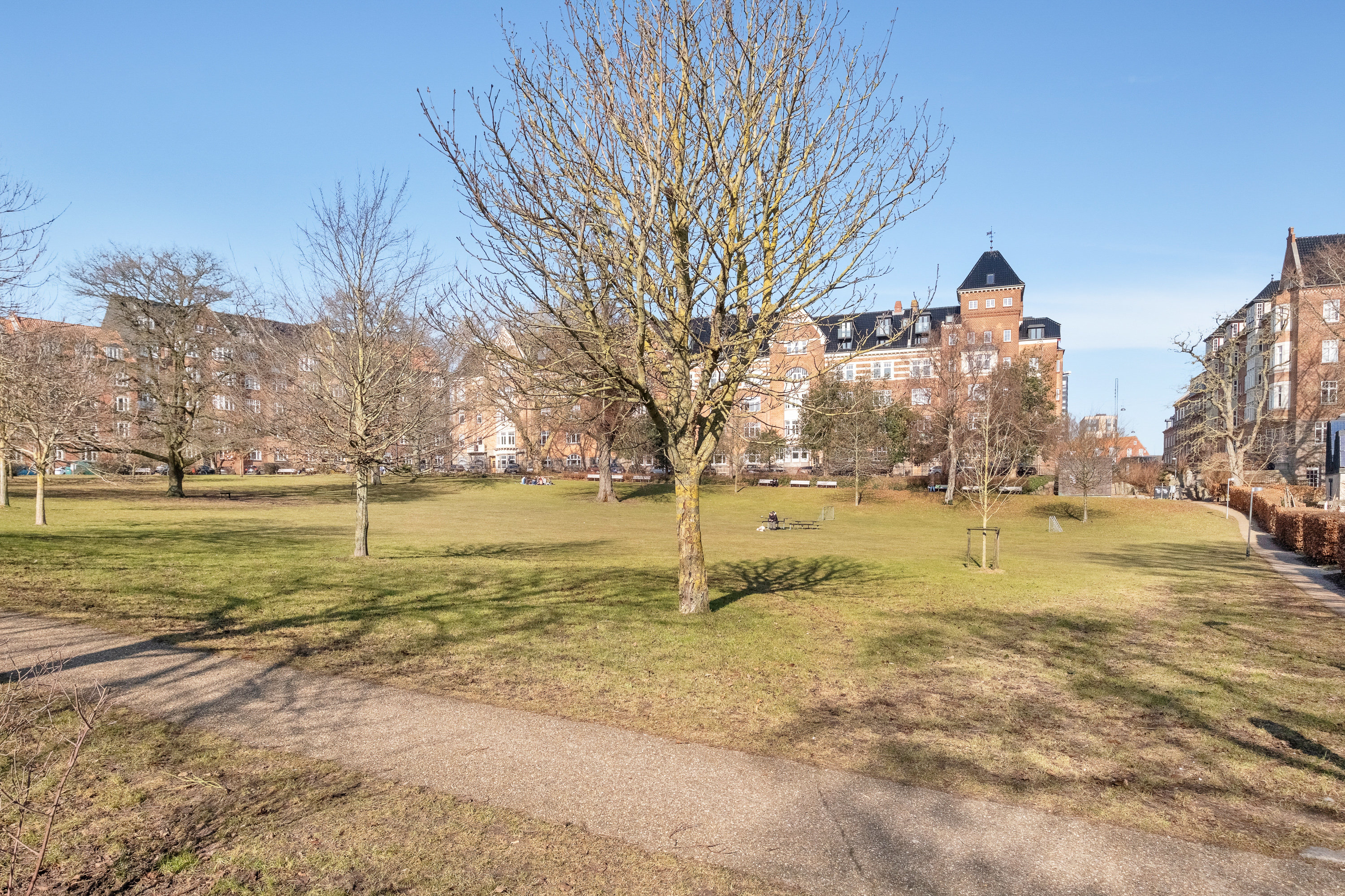 Fremhævet omgivelser billede i fuldskærmstilstand. Billede af Strandparken 25, 2. th., 8000 Aarhus C