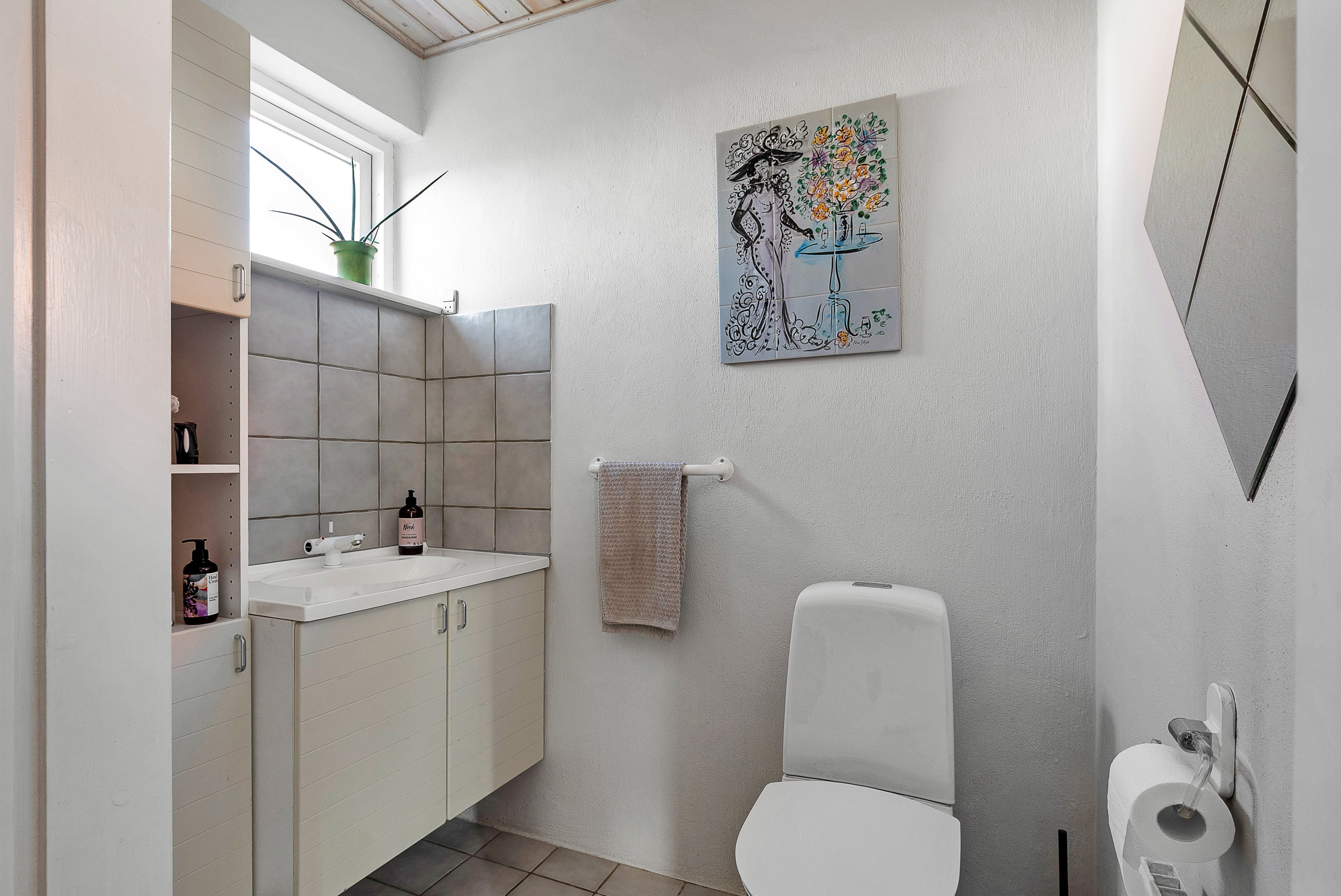 Fremhævet toilet billede i fuldskærmstilstand. Billede af Fiskervænget 26, Dyreborg, 5600 Faaborg