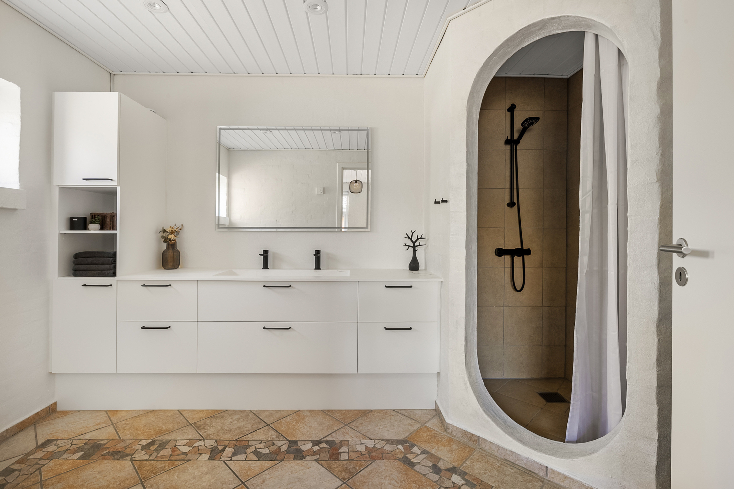 Fremhævet badeværelse billede i fuldskærmstilstand. Billede af Skovbakken 45, 6200 Aabenraa