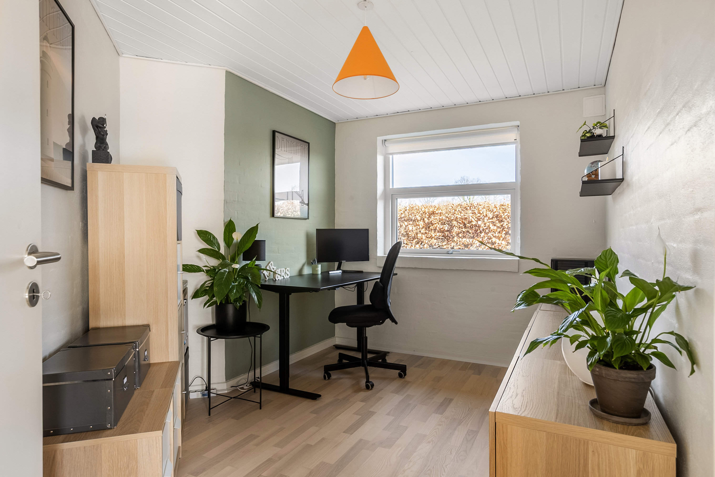Fremhævet kontor billede i fuldskærmstilstand. Billede af Skovbakken 45, 6200 Aabenraa