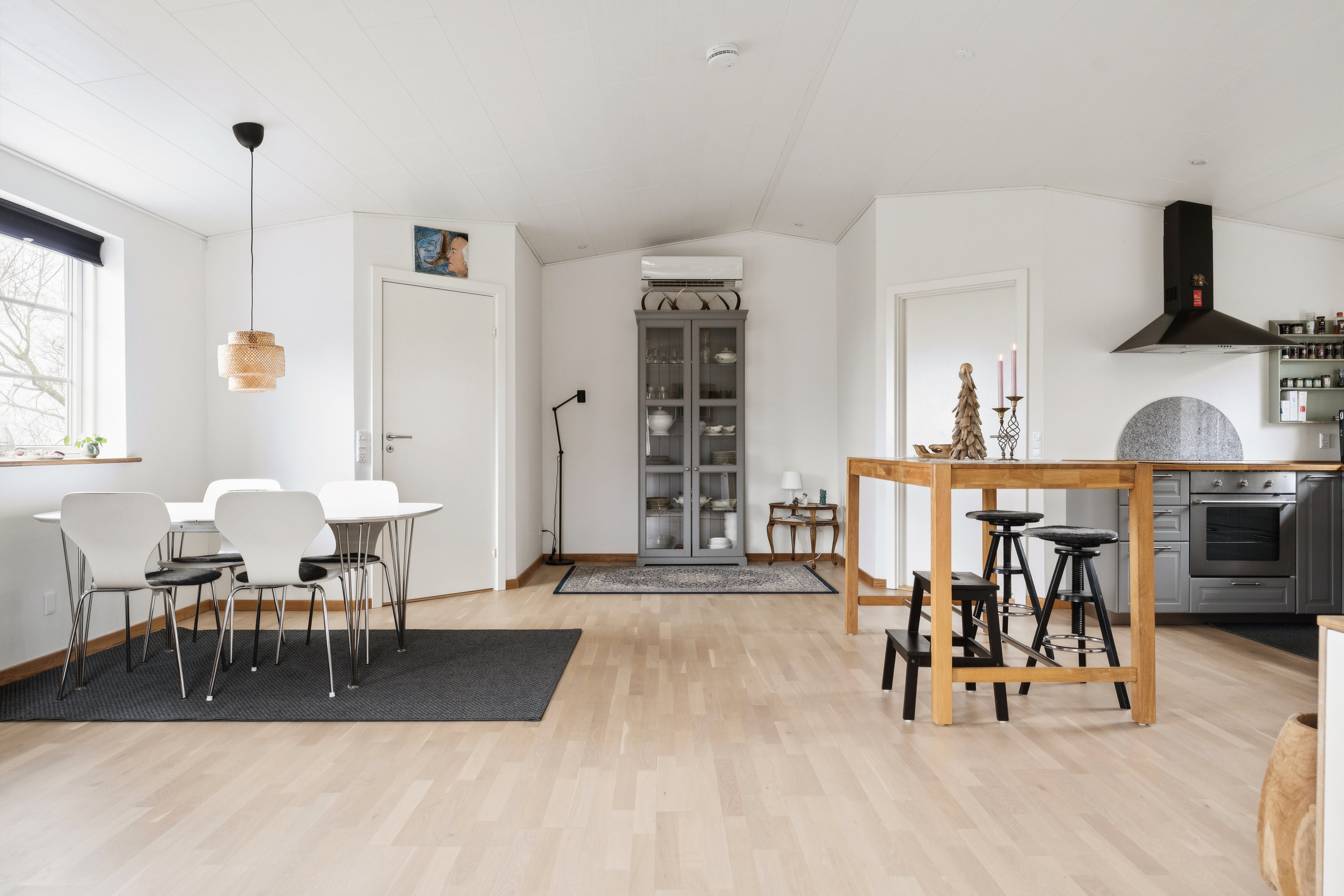 Fremhævet stue billede i fuldskærmstilstand. Billede af Udbyhøjvej 597, Knejsted, 8970 Havndal