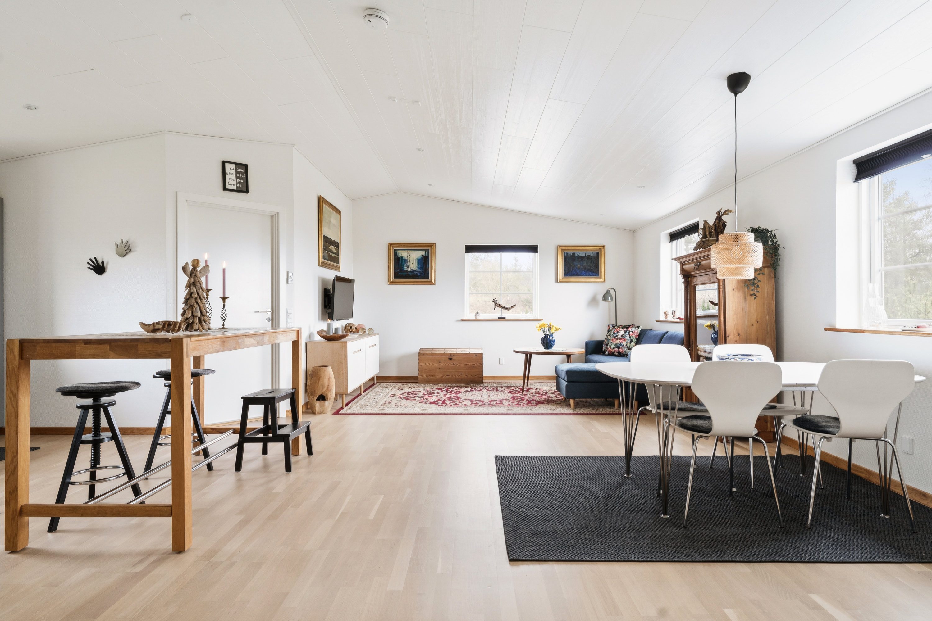 Fremhævet stue billede i fuldskærmstilstand. Billede af Udbyhøjvej 597, Knejsted, 8970 Havndal