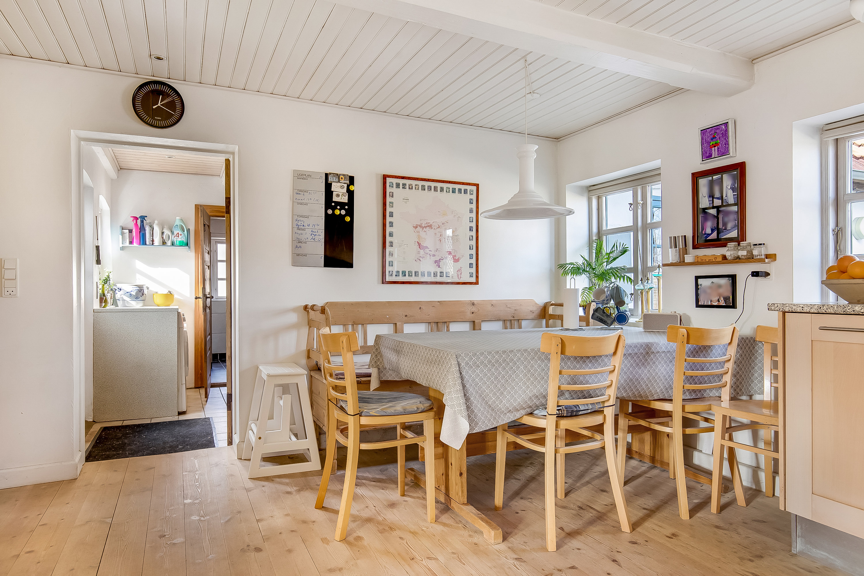 Fremhævet køkken billede i fuldskærmstilstand. Billede af Runddelen 22, Starup, 6040 Egtved