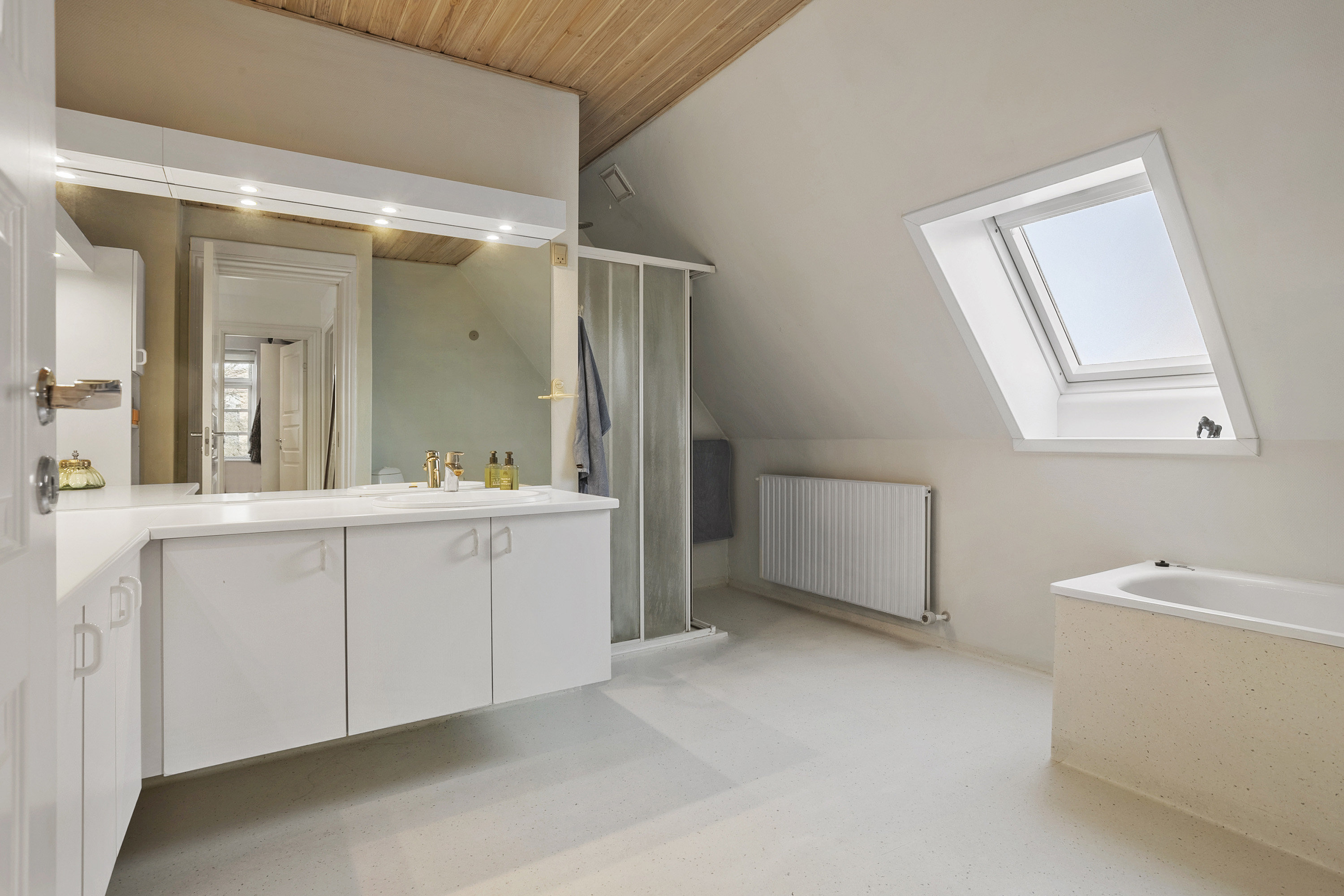 Fremhævet badeværelse billede i fuldskærmstilstand. Billede af Dalgade 15, 6100 Haderslev