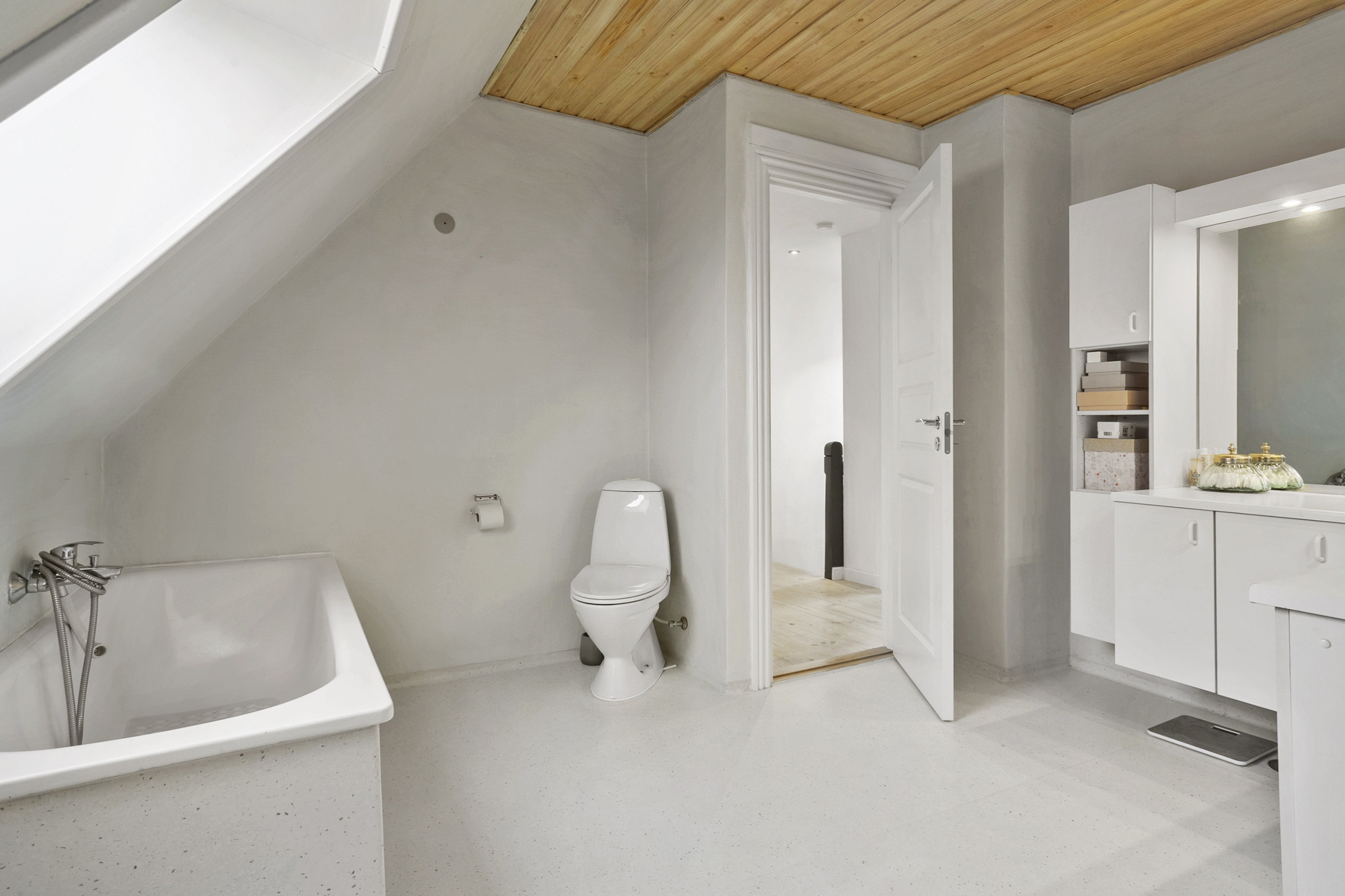 Fremhævet badeværelse billede i fuldskærmstilstand. Billede af Dalgade 15, 6100 Haderslev