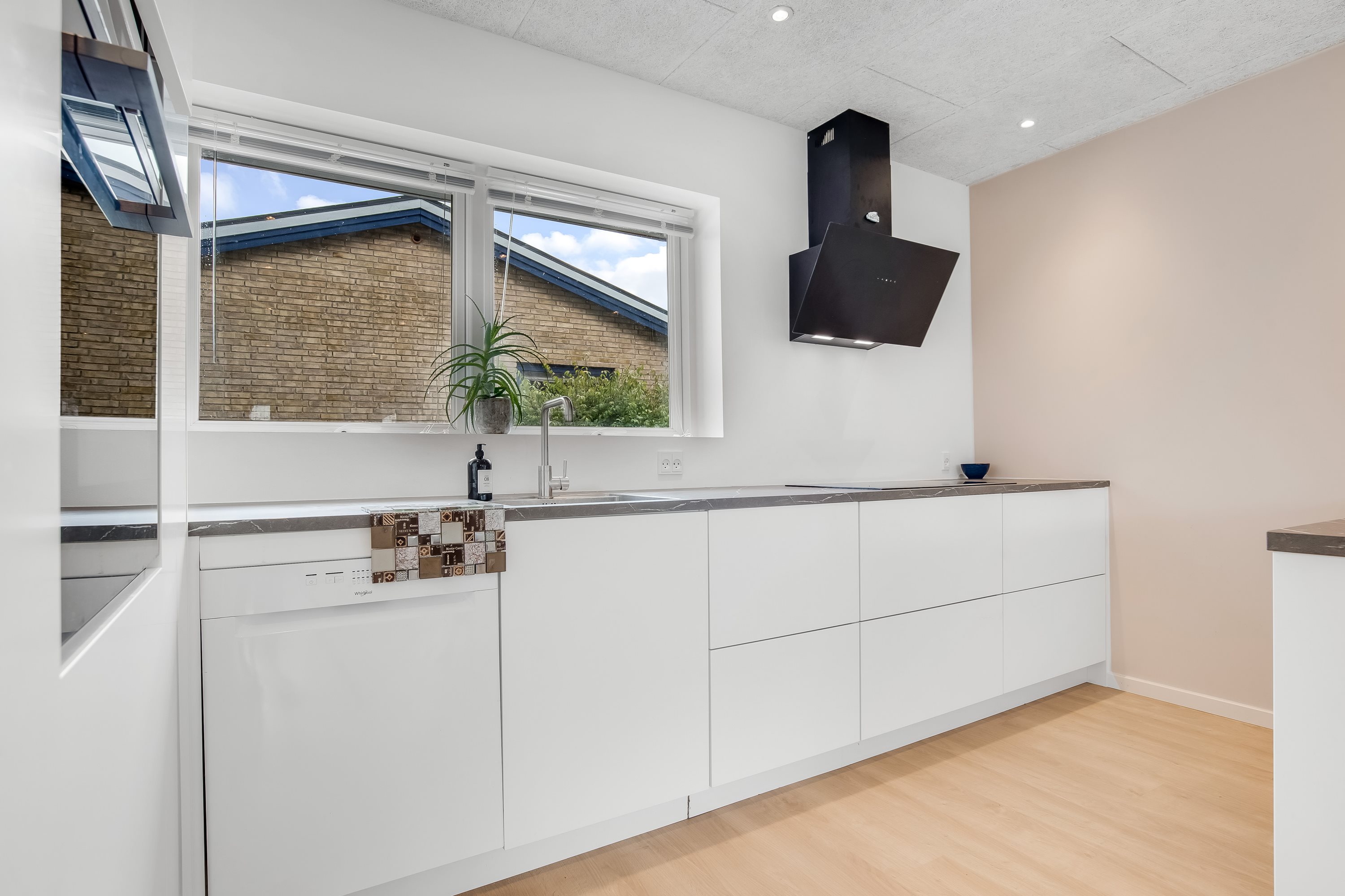 Fremhævet køkken billede i fuldskærmstilstand. Billede af Prins Buris Vej 10, Mejdal, 7500 Holstebro