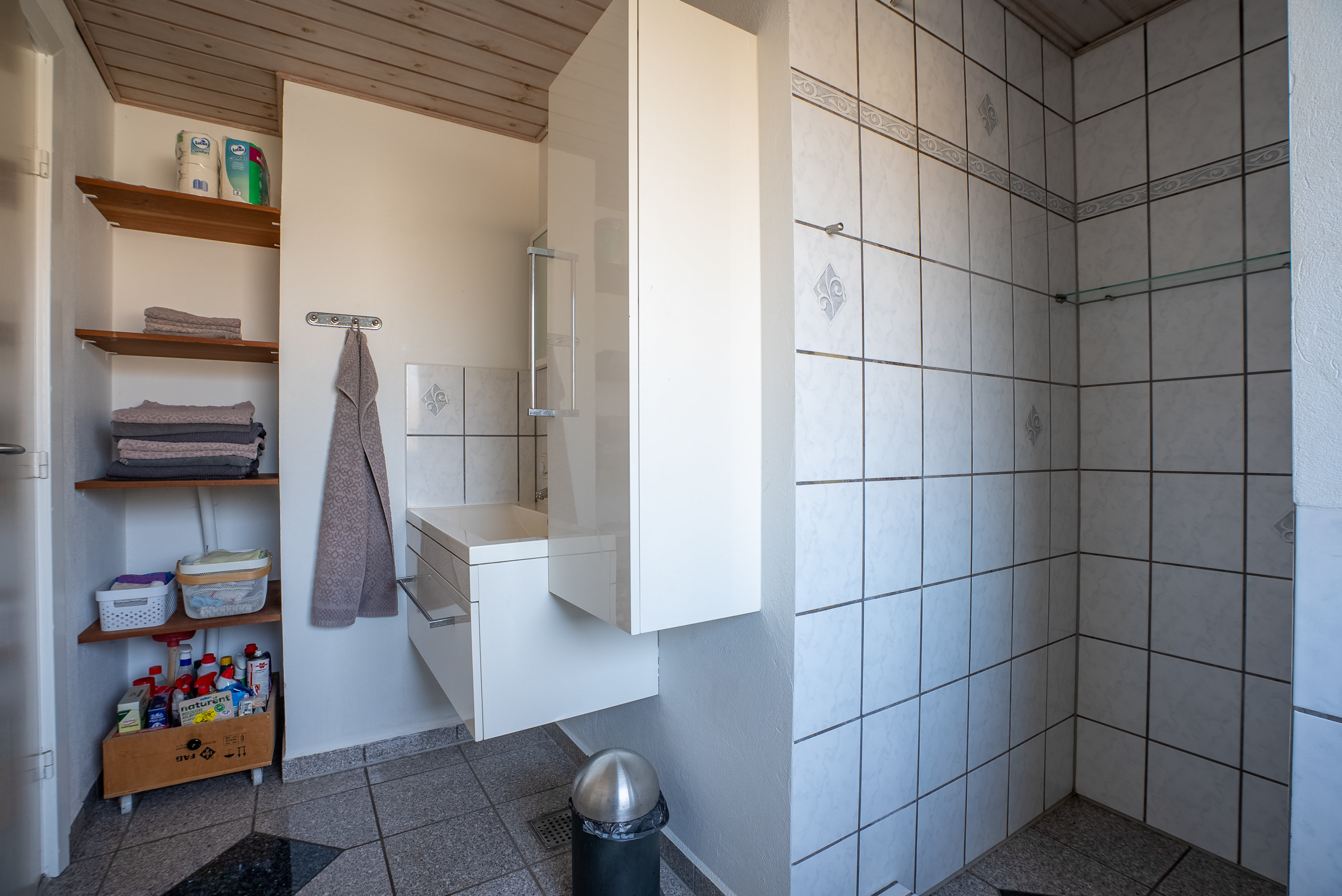 Fremhævet badeværelse billede i fuldskærmstilstand. Billede af Vinkelvej 8, Brobyværk, 5672 Broby