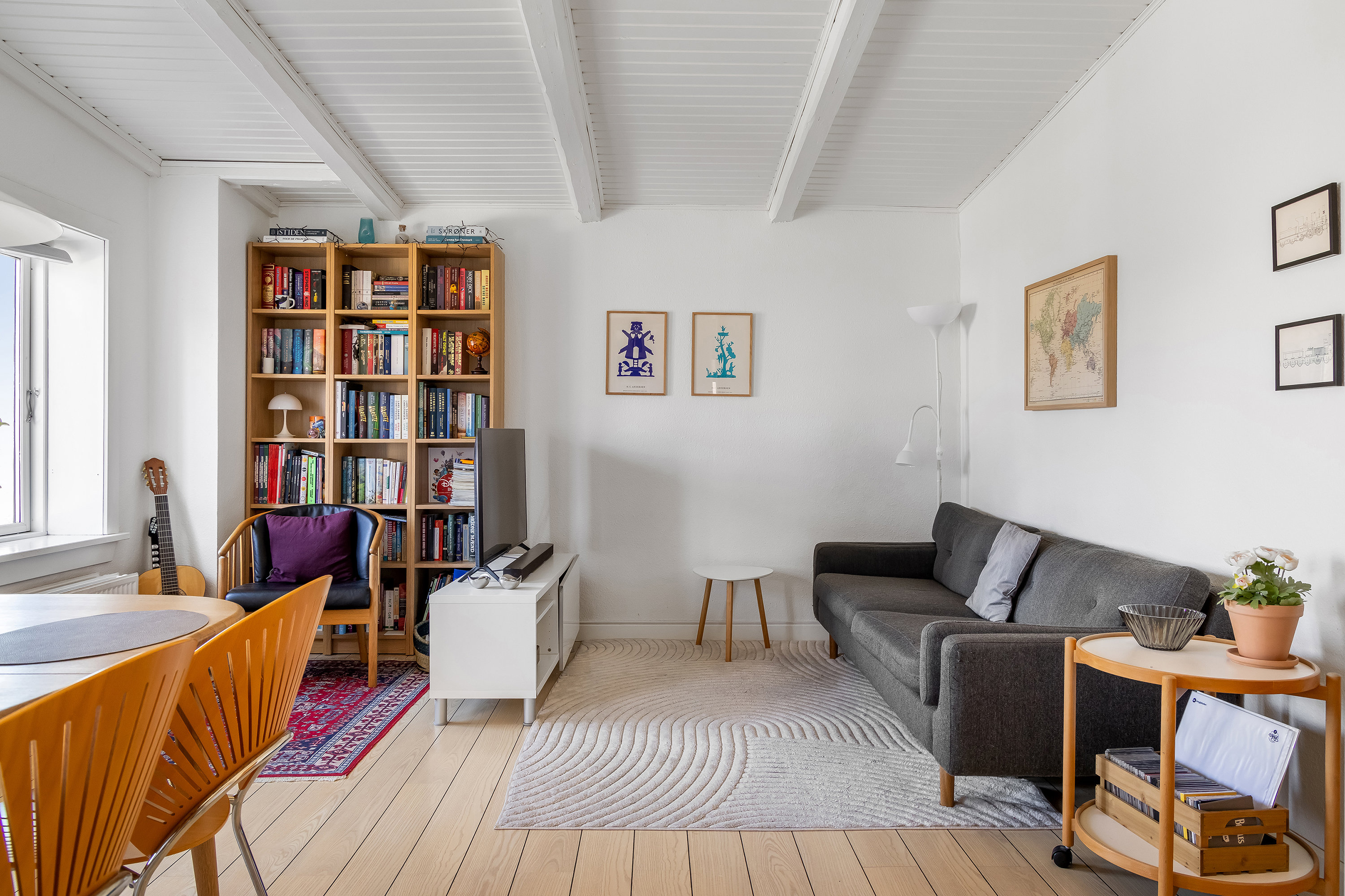 Fremhævet stue billede i fuldskærmstilstand. Billede af Lundevej 18B, st.., 3600 Frederikssund