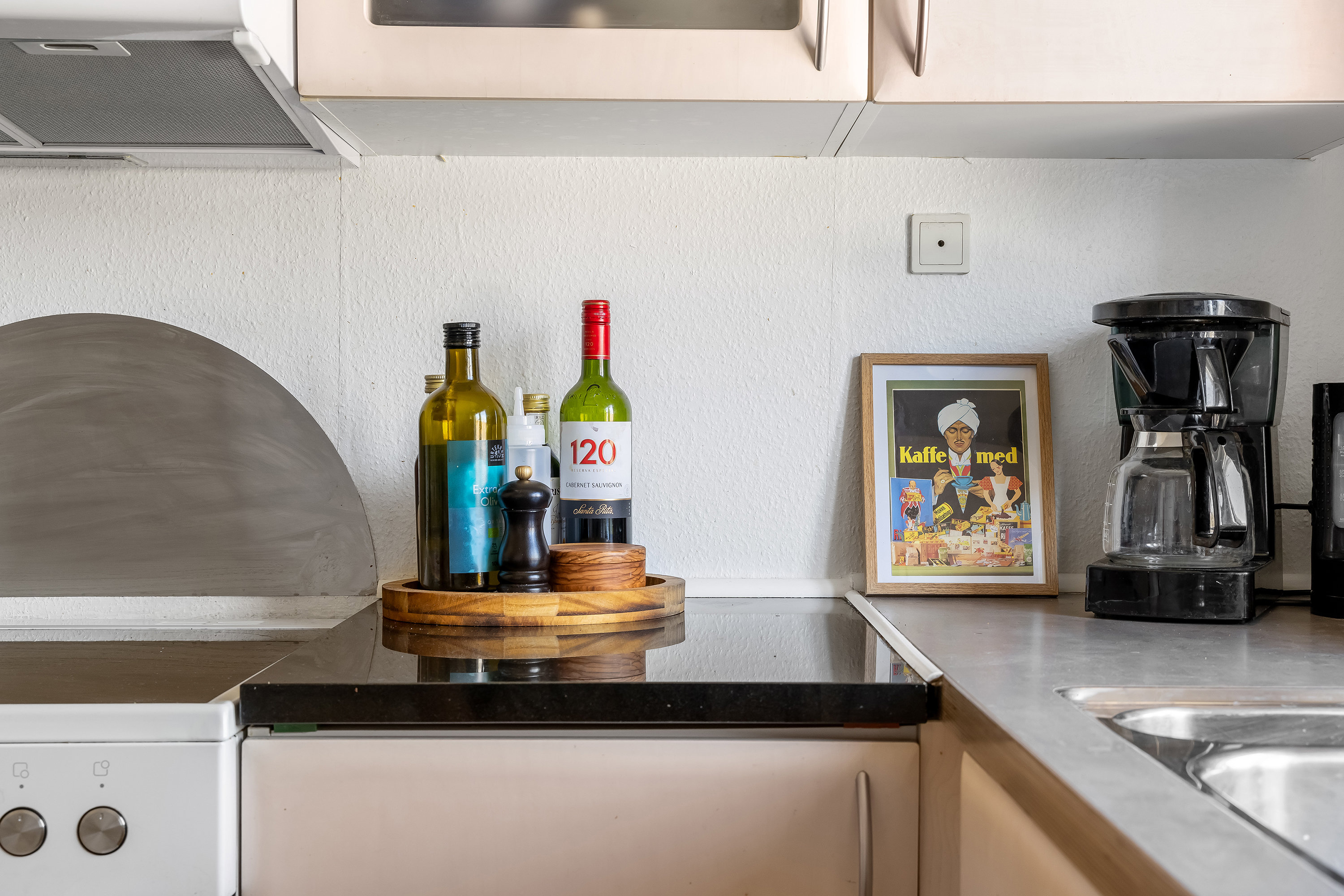 Fremhævet køkken alrum billede i fuldskærmstilstand. Billede af Lundevej 18B, st.., 3600 Frederikssund