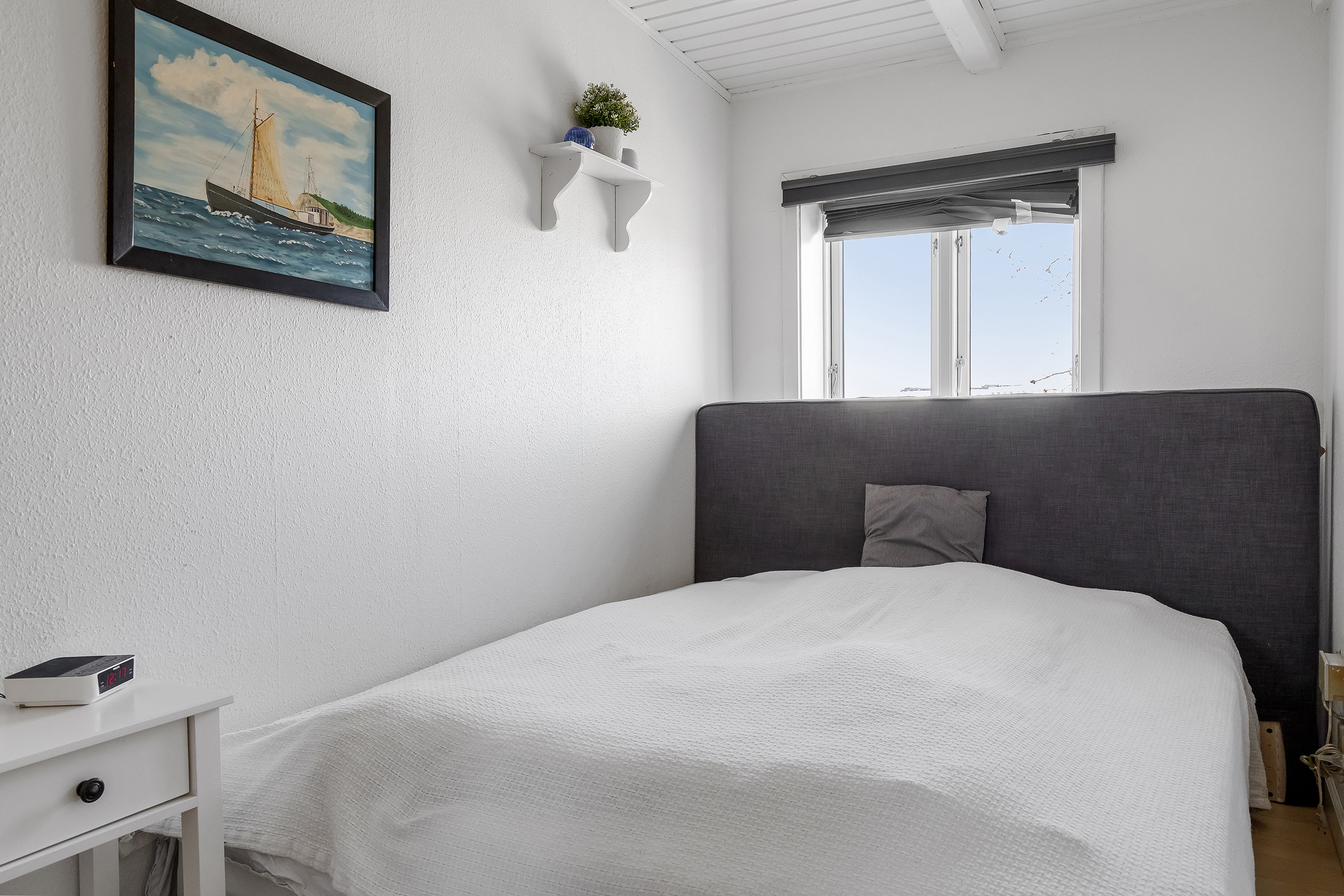 Fremhævet værelse billede i fuldskærmstilstand. Billede af Lundevej 18B, st.., 3600 Frederikssund