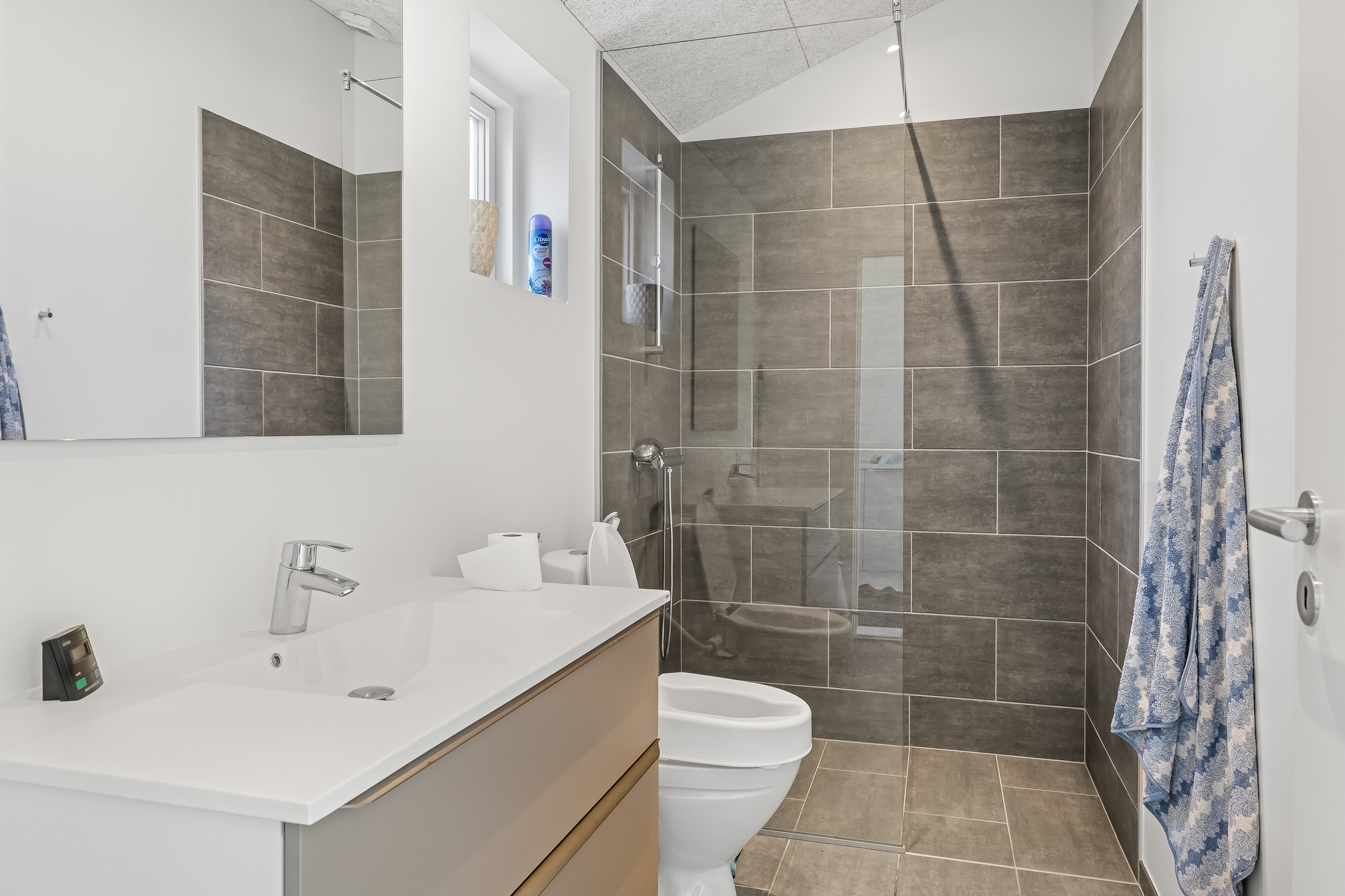 Fremhævet badeværelse billede i fuldskærmstilstand. Billede af Pionerskoven 10, Arrild, 6520 Toftlund