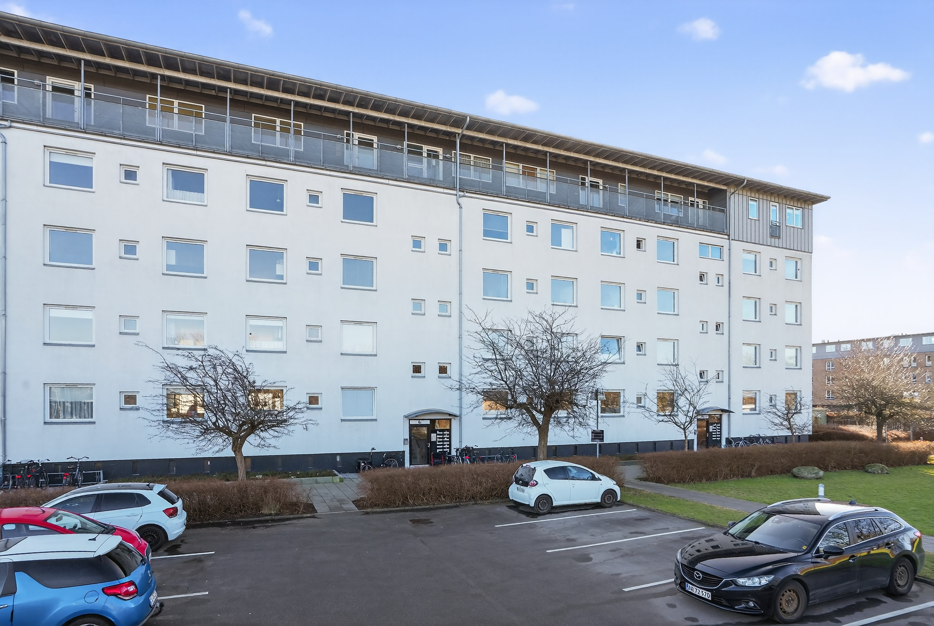 Fremhævet ejendommen billede i fuldskærmstilstand. Billede af Elmelyparken 6B, 2. mf., 2680 Solrød Strand