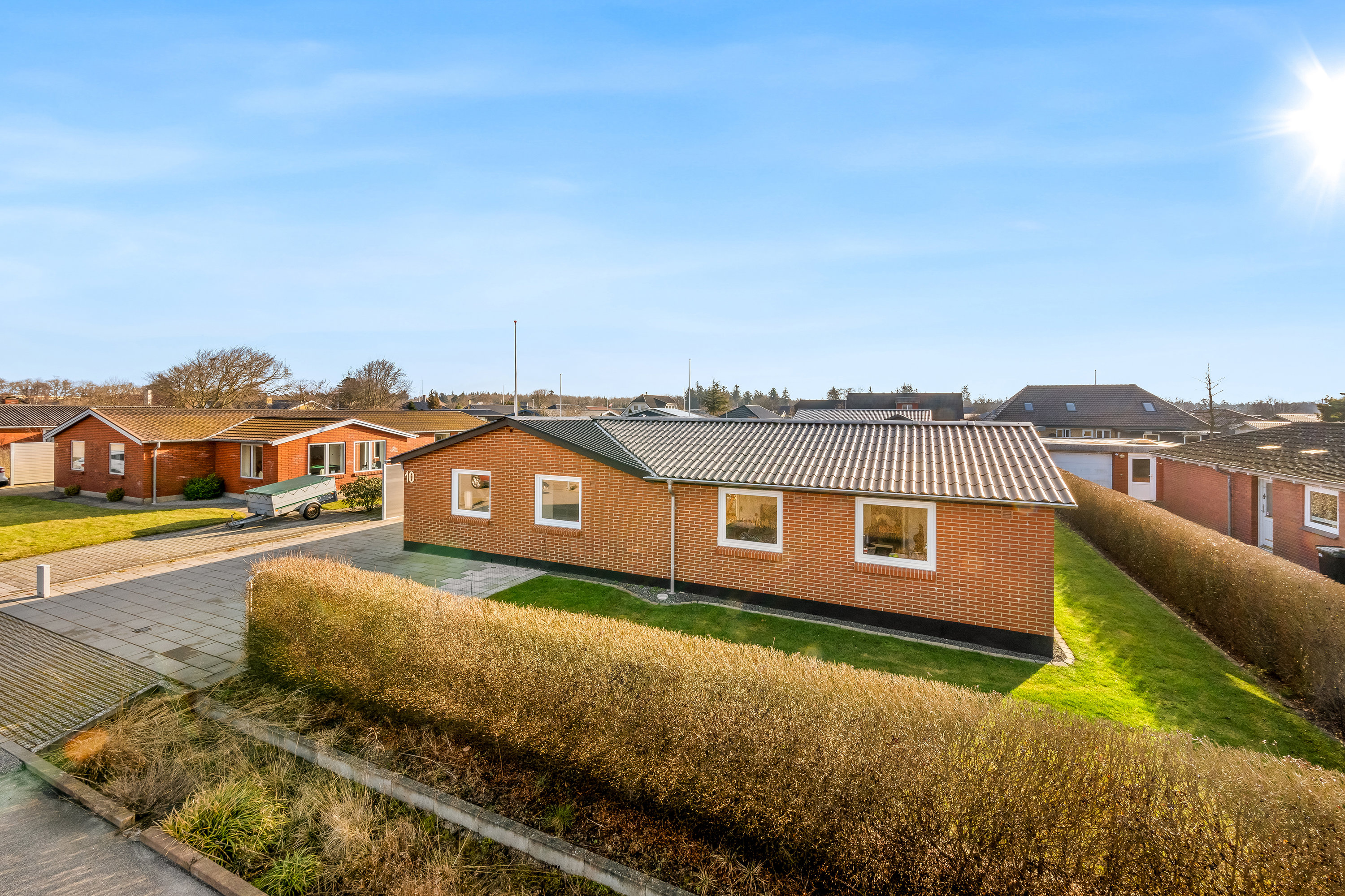 Fremhævet facade billede i fuldskærmstilstand. Billede af Lærkevej 10, 6880 Tarm