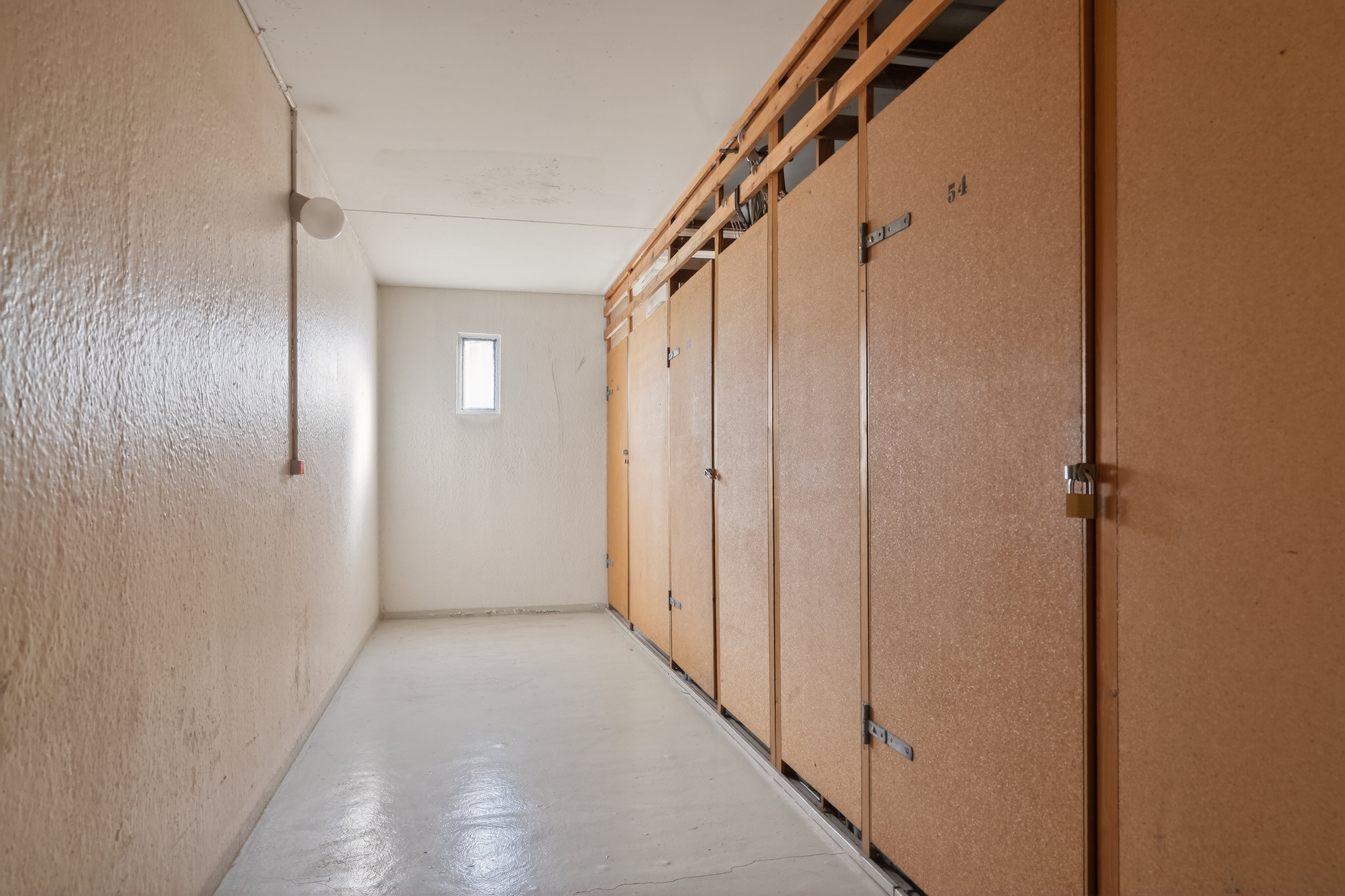 Fremhævet kælder billede i fuldskærmstilstand. Billede af Elmelyparken 6B, 2. mf., 2680 Solrød Strand