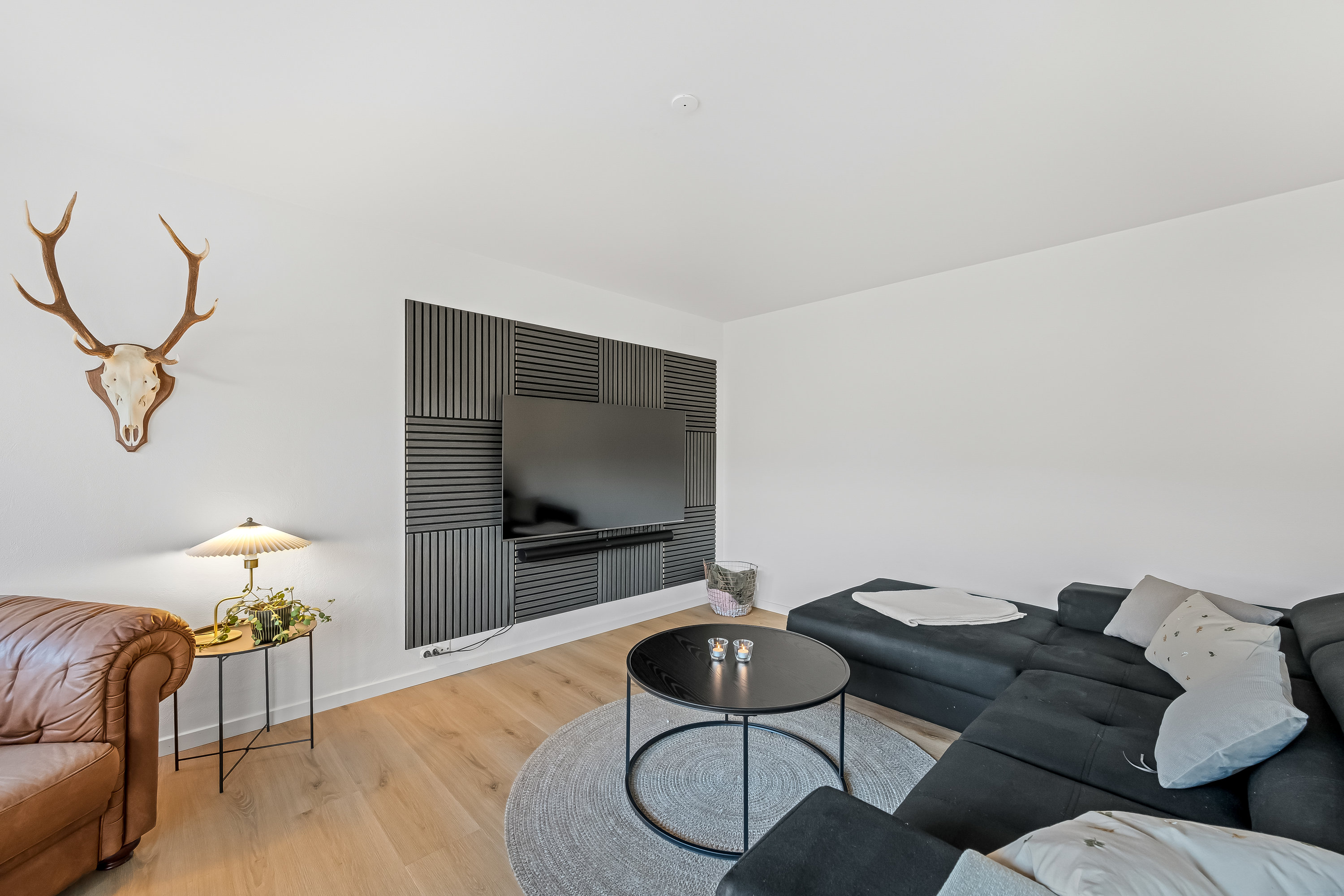 Fremhævet stue billede i fuldskærmstilstand. Billede af Kløvervej 20, 6880 Tarm