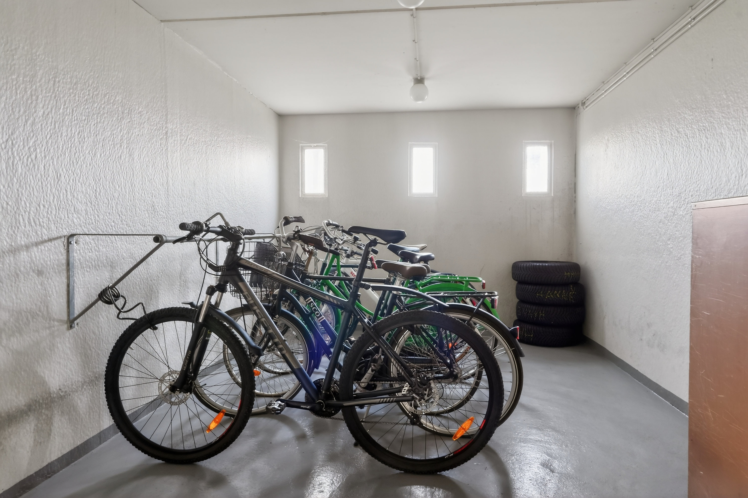 Fremhævet kælder billede i fuldskærmstilstand. Billede af Elmelyparken 6B, 2. mf., 2680 Solrød Strand