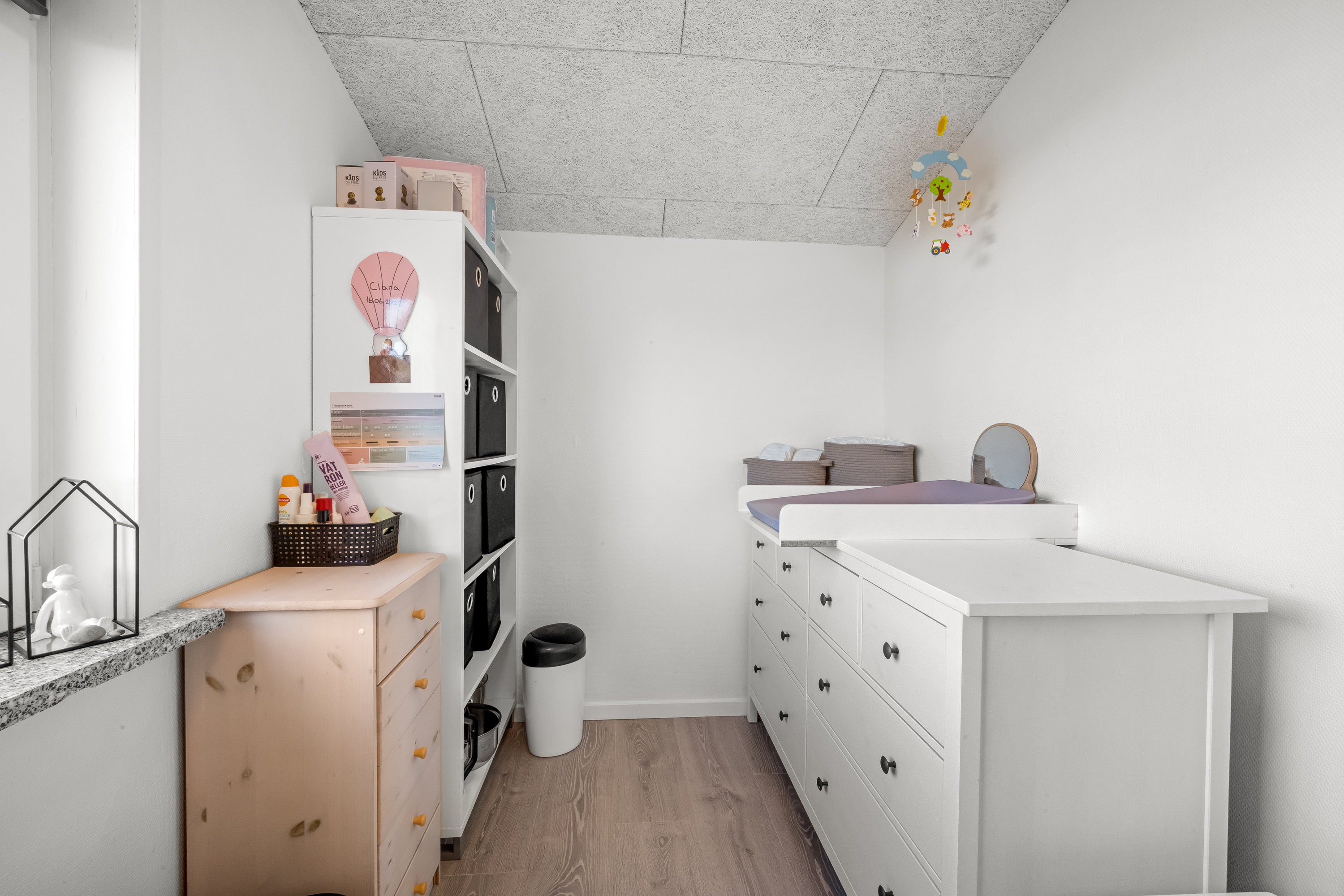 Fremhævet værelse billede i fuldskærmstilstand. Billede af Lærkevej 10, 6880 Tarm