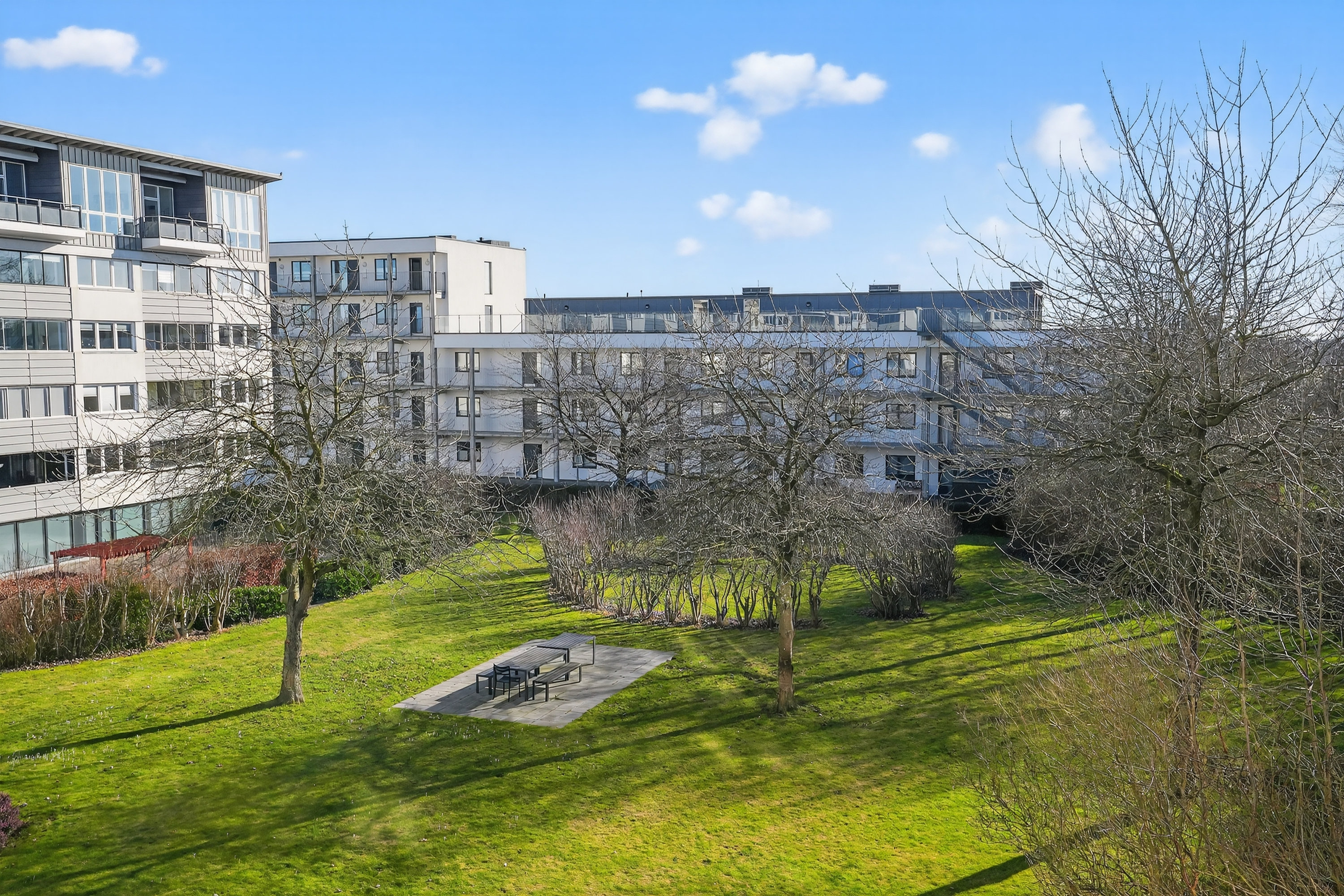 Fremhævet luftfoto billede i fuldskærmstilstand. Billede af Elmelyparken 6B, 2. mf., 2680 Solrød Strand
