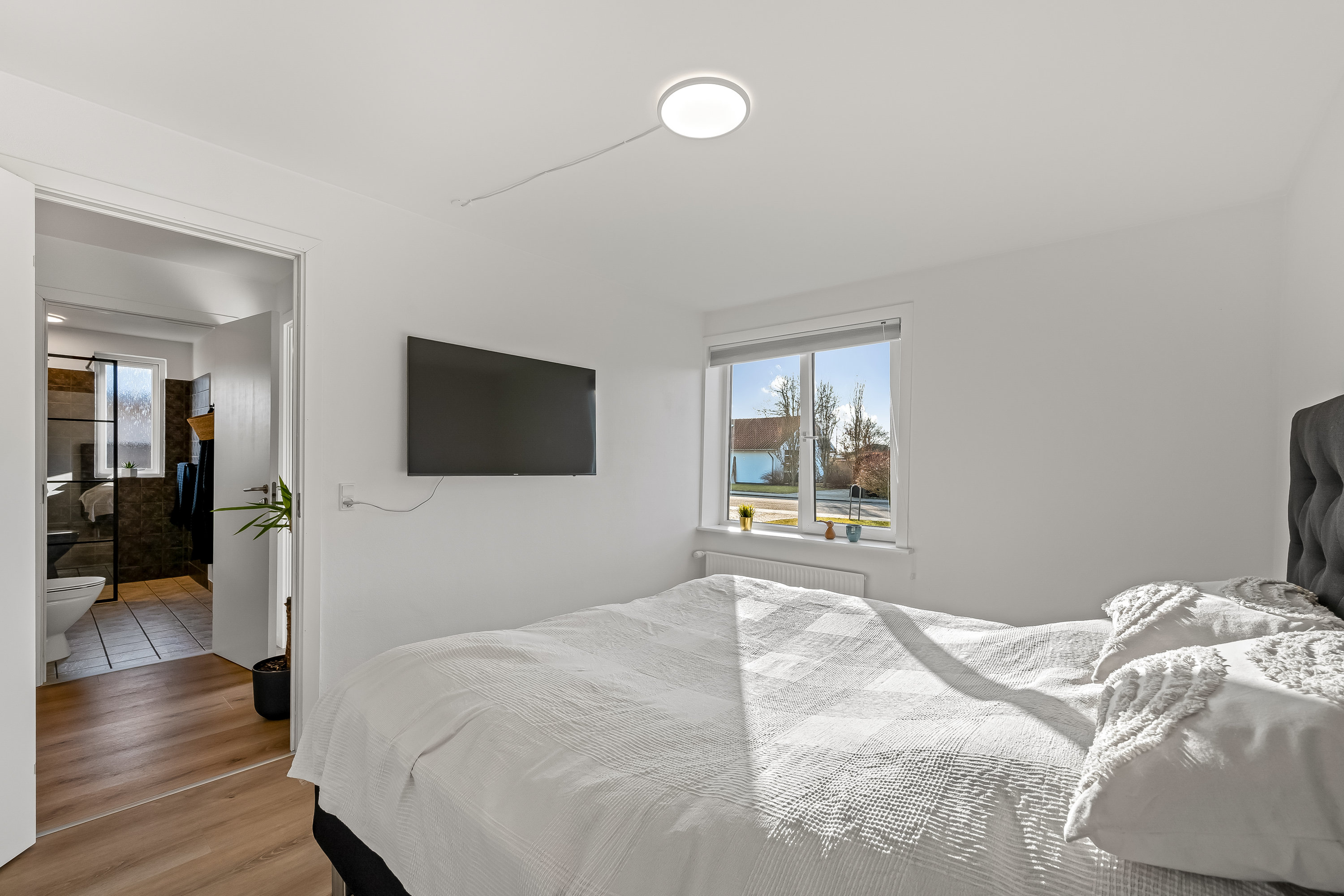 Fremhævet værelse billede i fuldskærmstilstand. Billede af Kløvervej 20, 6880 Tarm