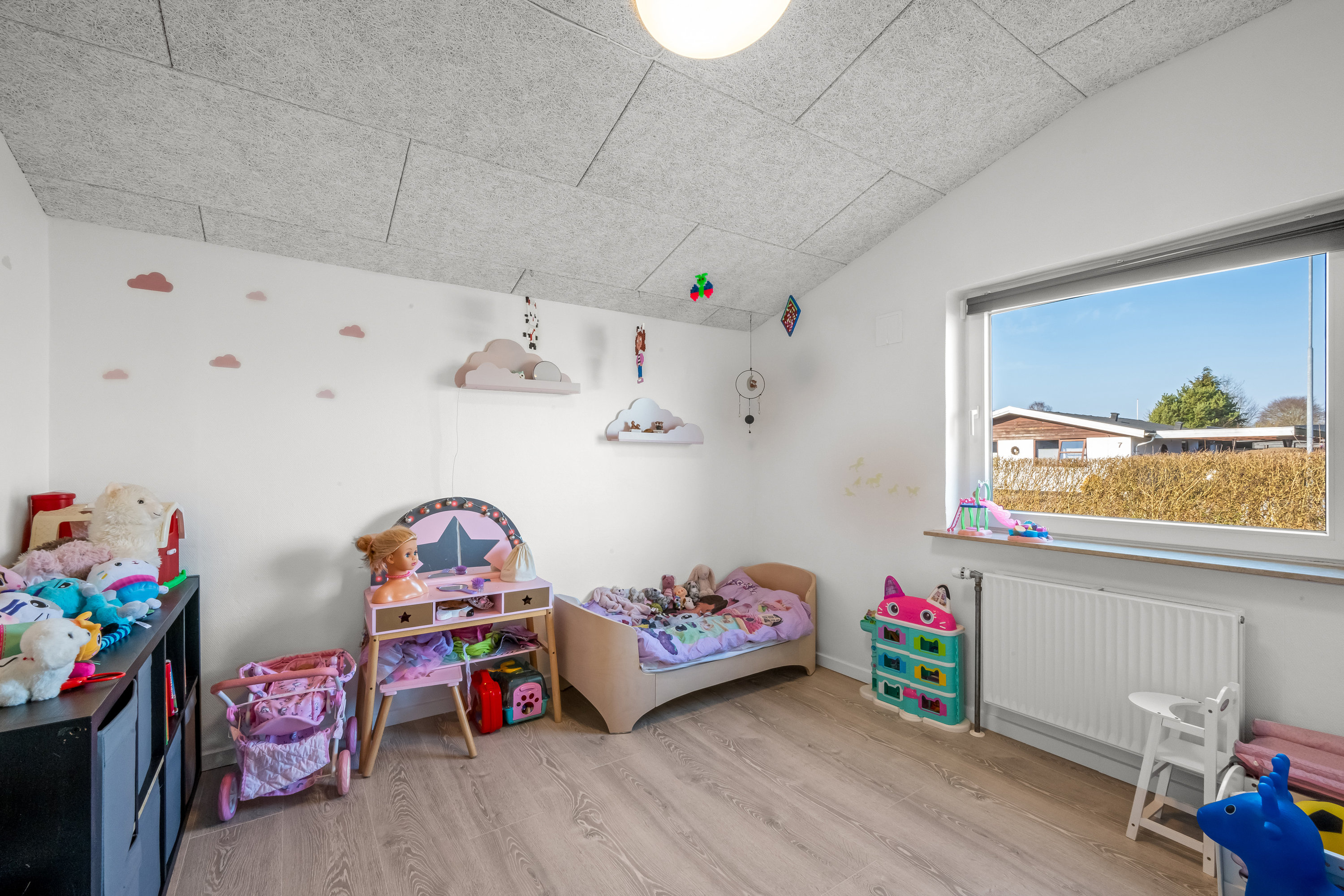 Fremhævet værelse billede i fuldskærmstilstand. Billede af Lærkevej 10, 6880 Tarm