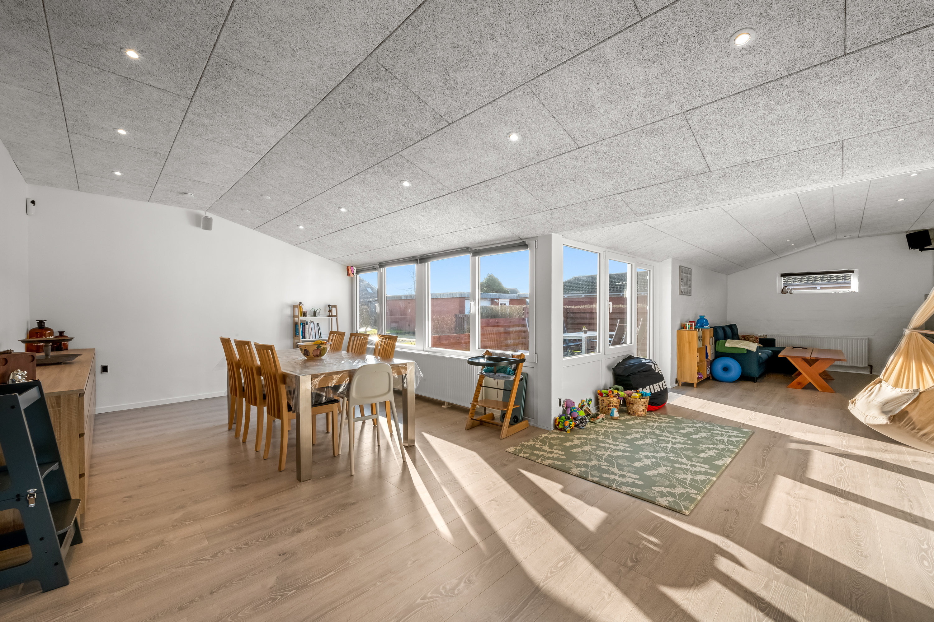 Fremhævet stue billede i fuldskærmstilstand. Billede af Lærkevej 10, 6880 Tarm