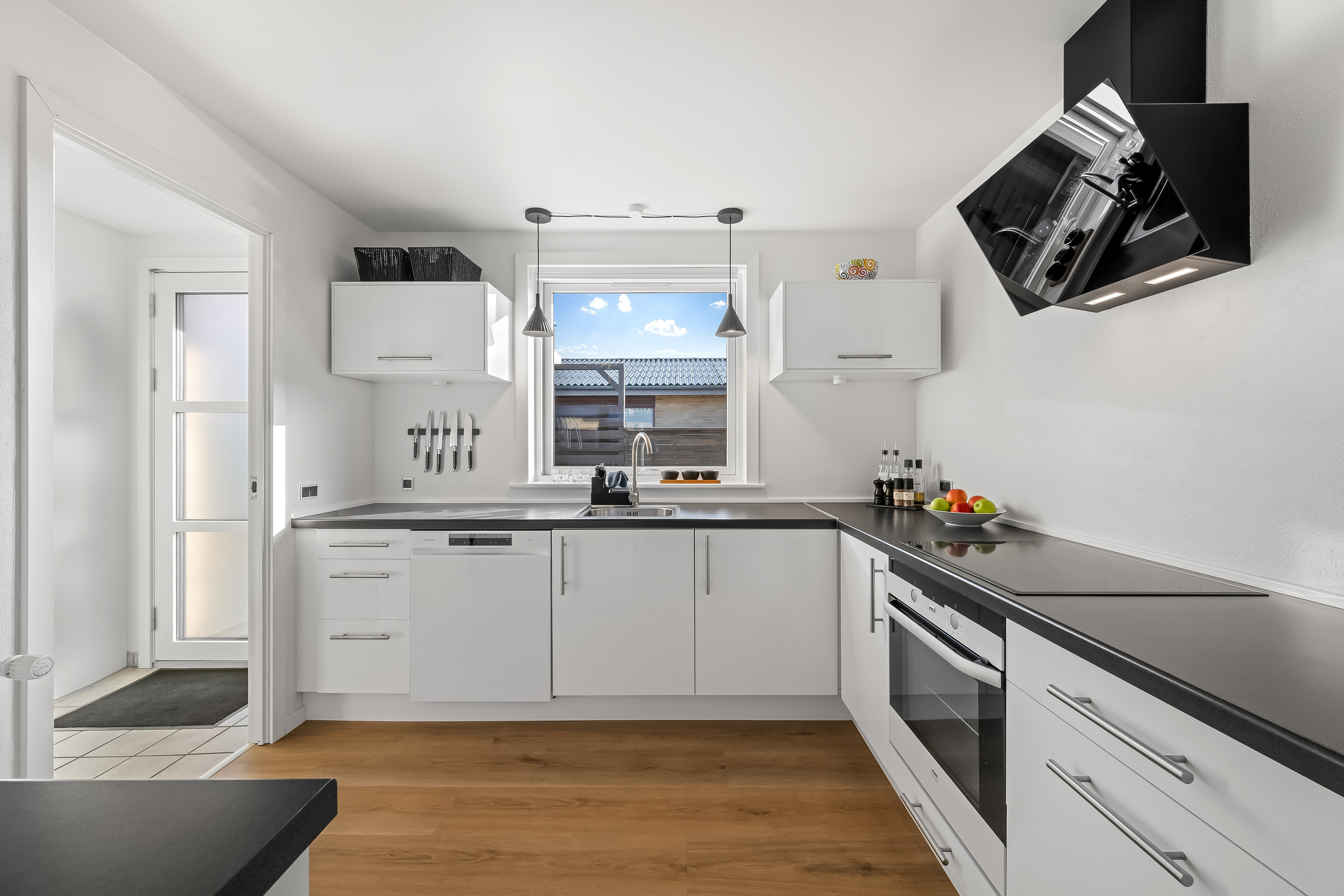 Fremhævet køkken billede i fuldskærmstilstand. Billede af Kløvervej 20, 6880 Tarm