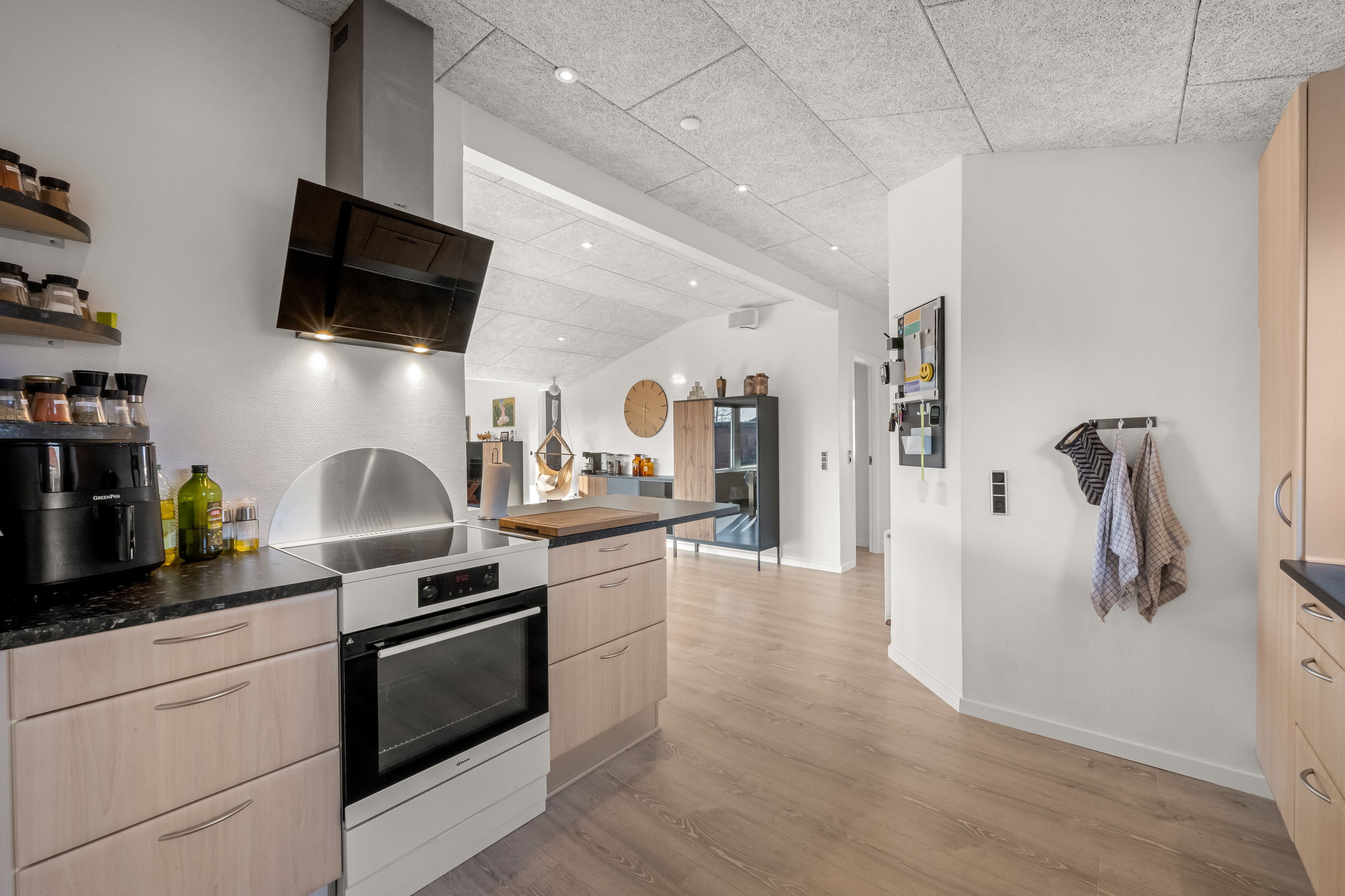 Fremhævet køkken billede i fuldskærmstilstand. Billede af Lærkevej 10, 6880 Tarm