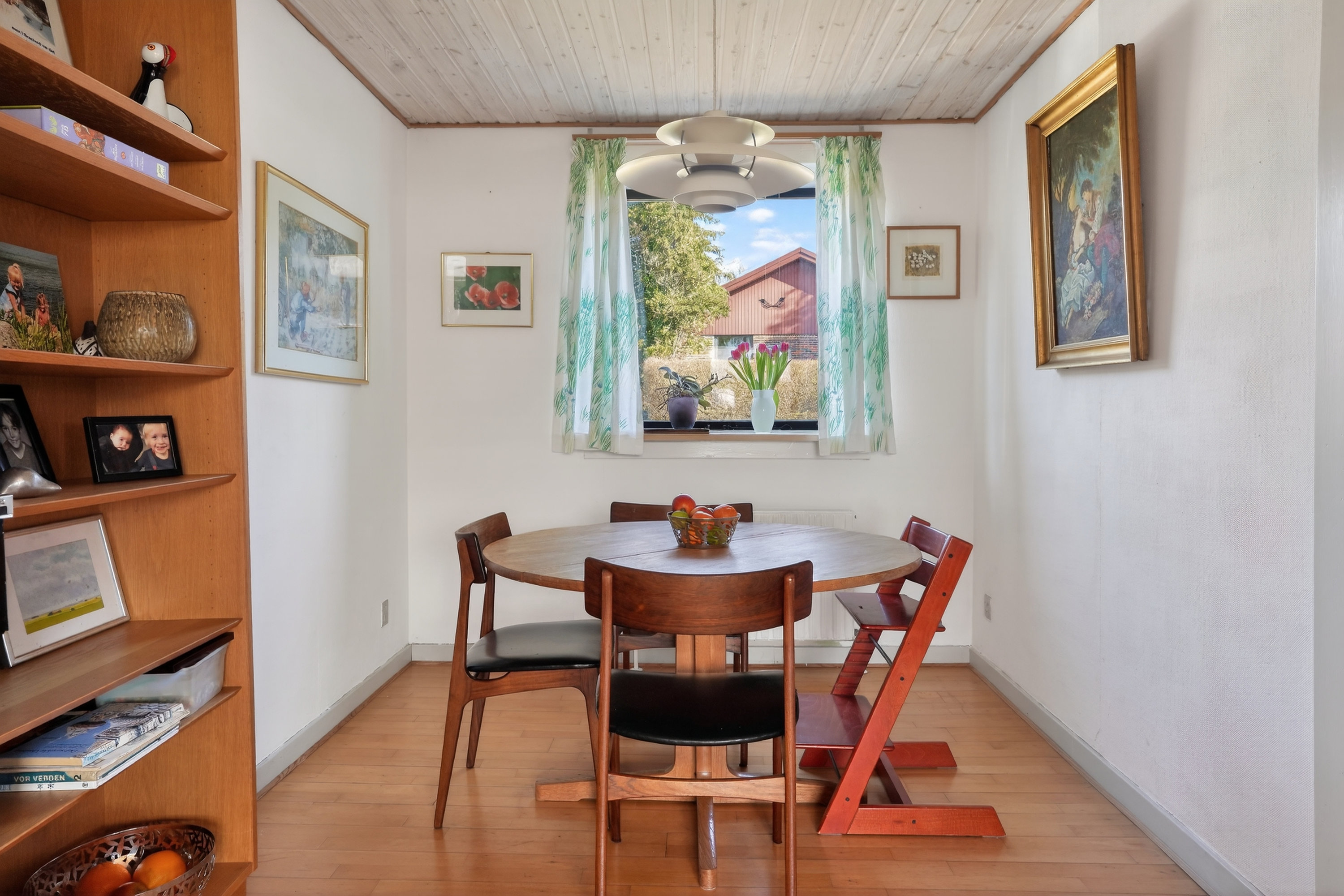 Fremhævet spisestue billede i fuldskærmstilstand. Billede af Kagsåvej 133, 2860 Søborg