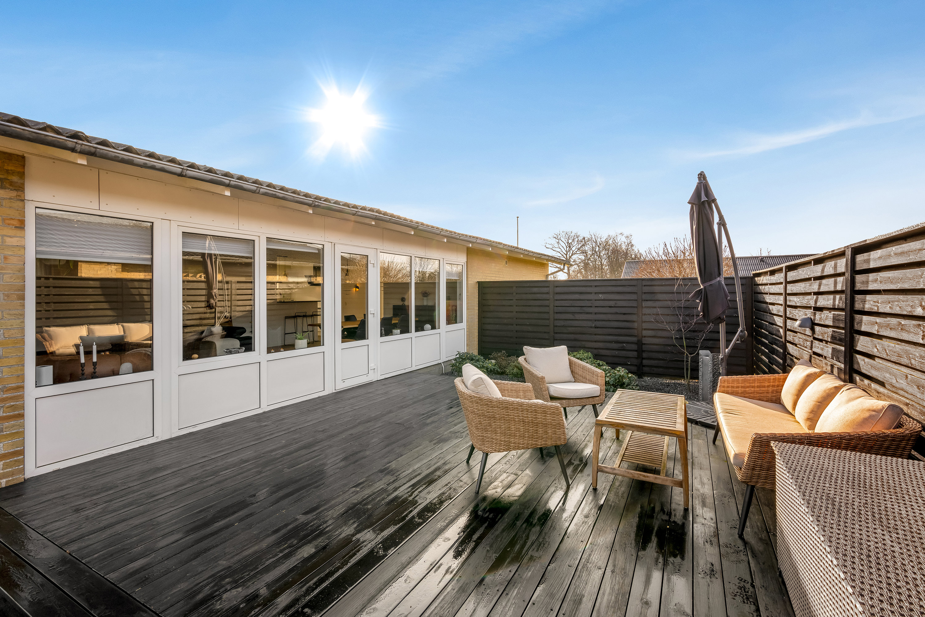 Fremhævet terrasse billede i fuldskærmstilstand. Billede af Kløvervej 20, 6880 Tarm