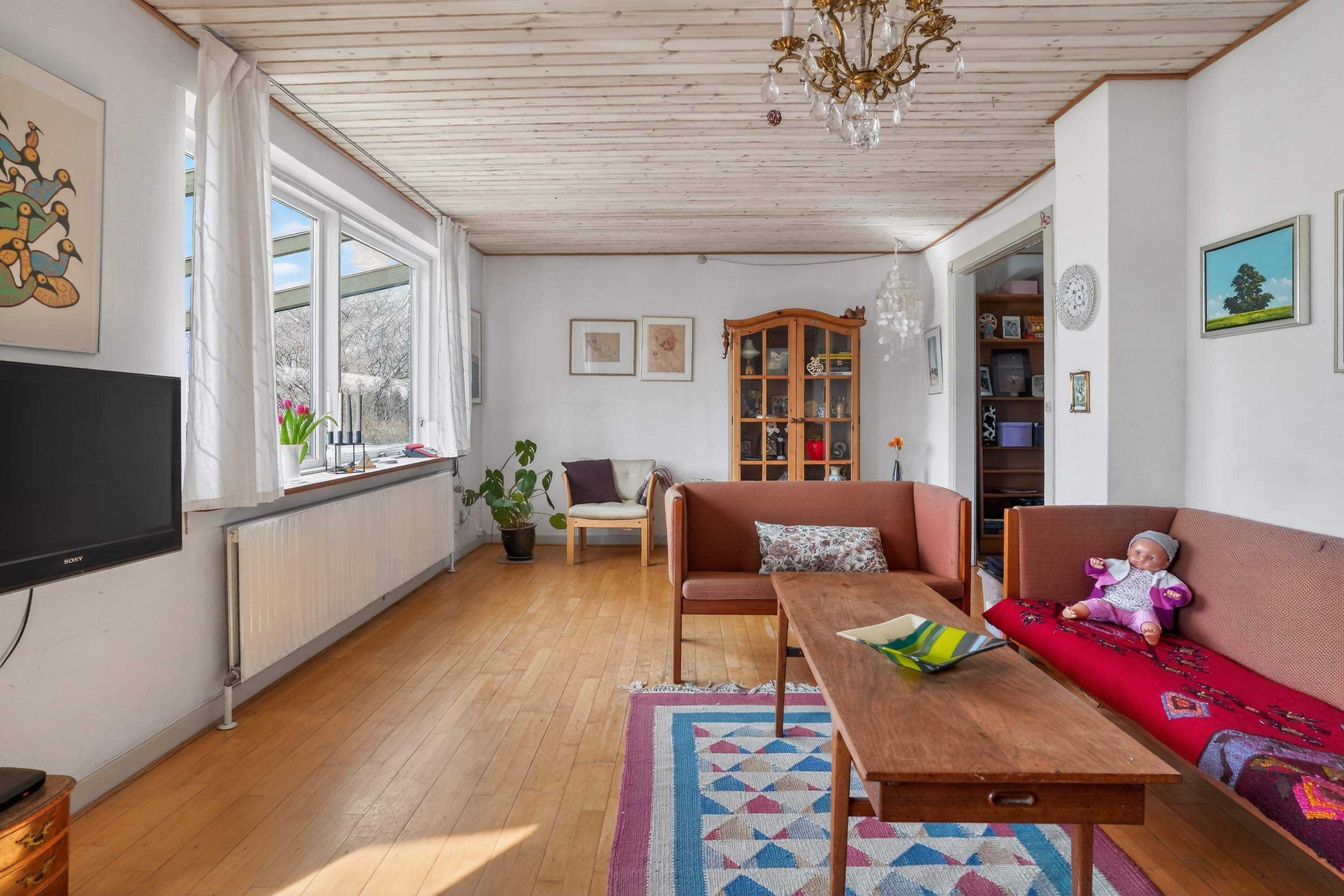 Fremhævet stue billede i fuldskærmstilstand. Billede af Kagsåvej 133, 2860 Søborg