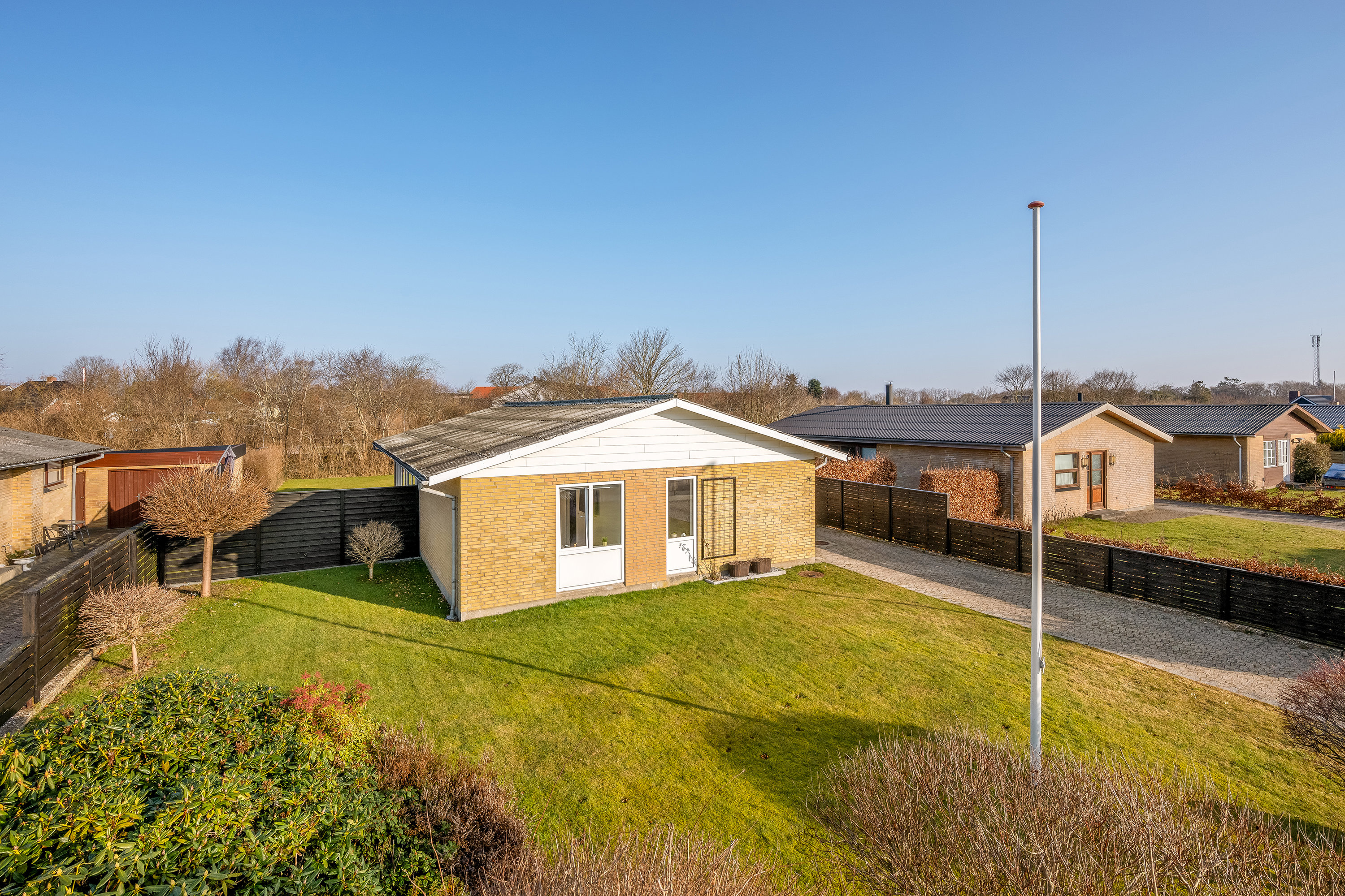 Fremhævet facade billede i fuldskærmstilstand. Billede af Kløvervej 20, 6880 Tarm