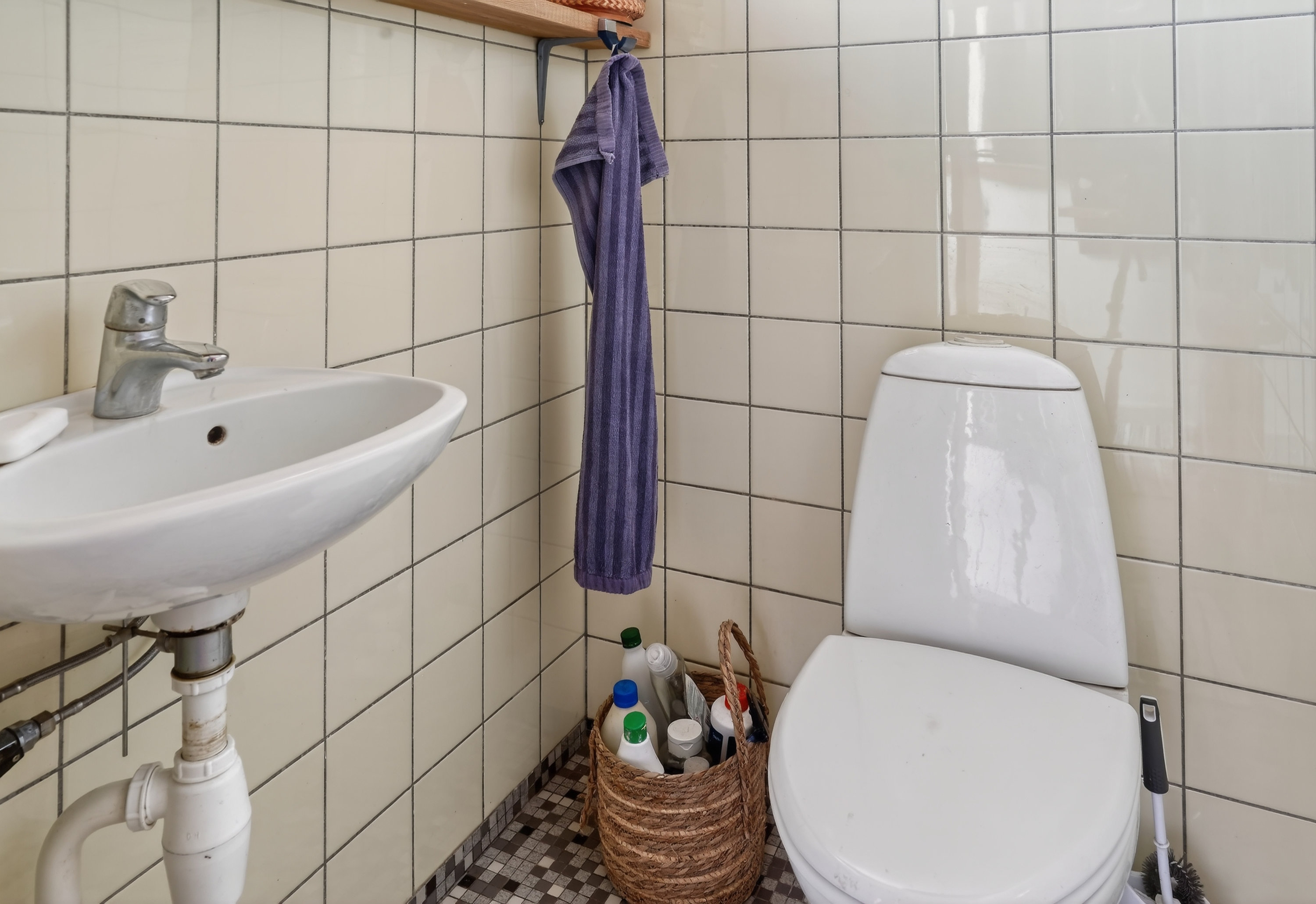 Fremhævet wc billede i fuldskærmstilstand. Billede af Kagsåvej 133, 2860 Søborg