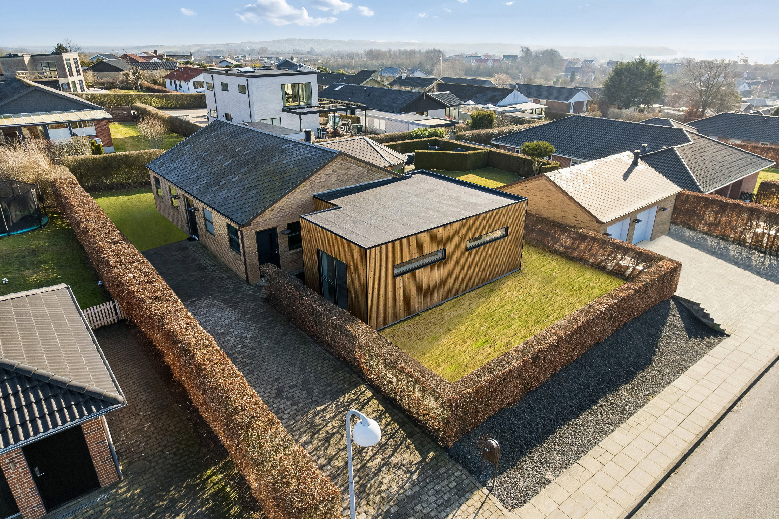 Fremhævet ejendommen billede i fuldskærmstilstand. Billede af Gåsebakken 10, Ugelbølle, 8410 Rønde