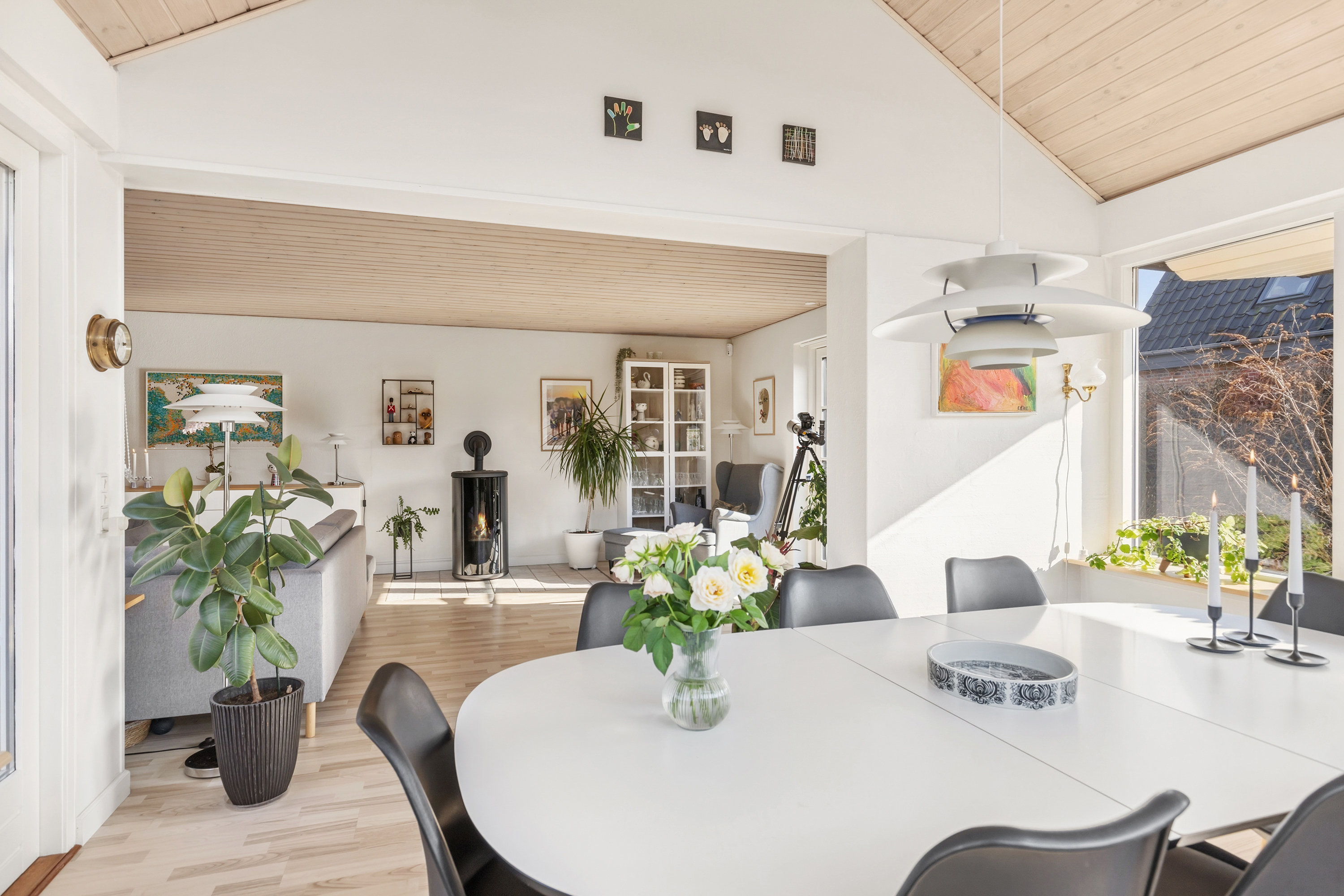 Fremhævet stue billede i fuldskærmstilstand. Billede af Asgård 92, 9700 Brønderslev