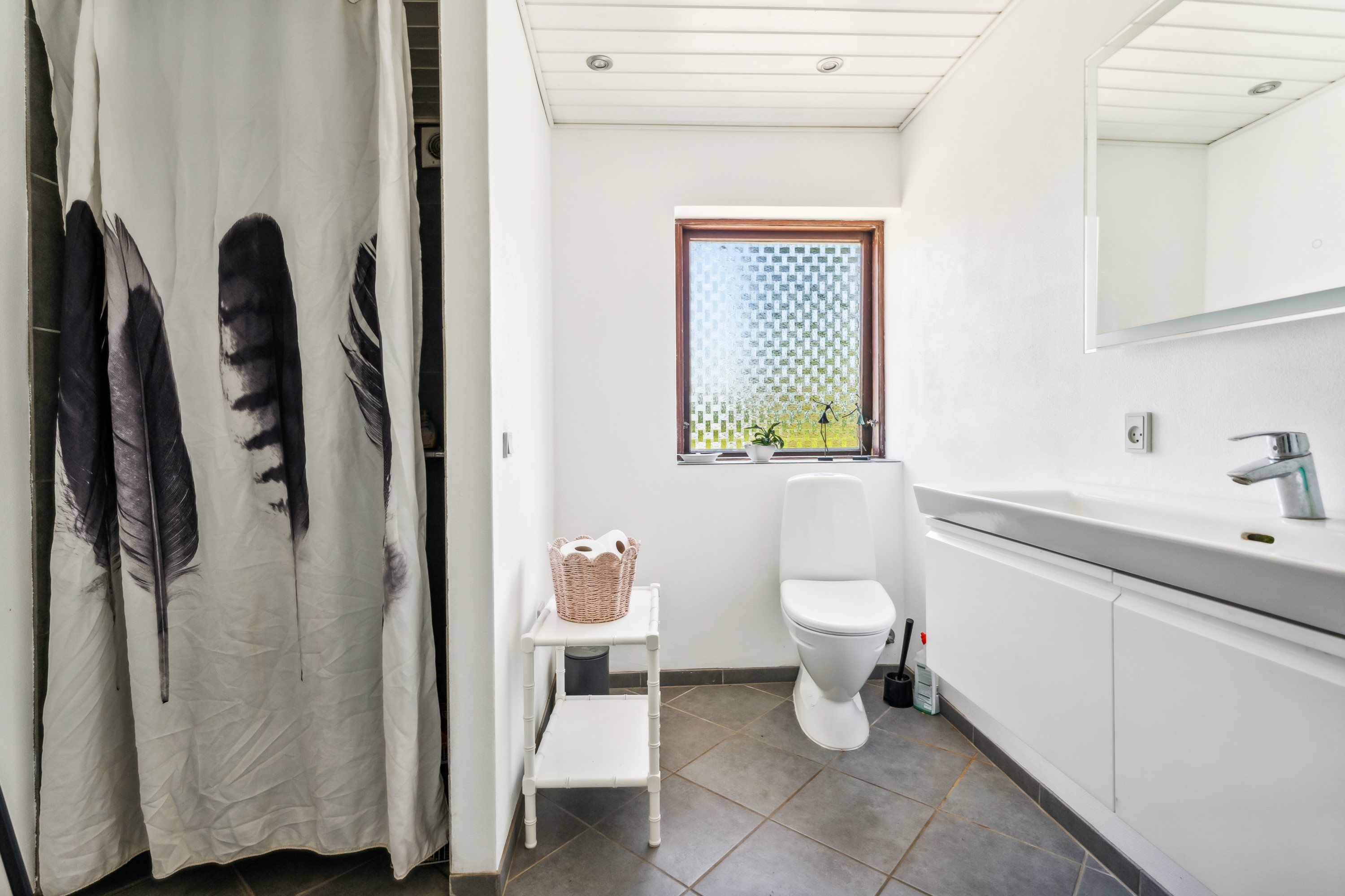 Fremhævet badeværelse billede i fuldskærmstilstand. Billede af Kragelundvej 6, Hvorslev, 8860 Ulstrup