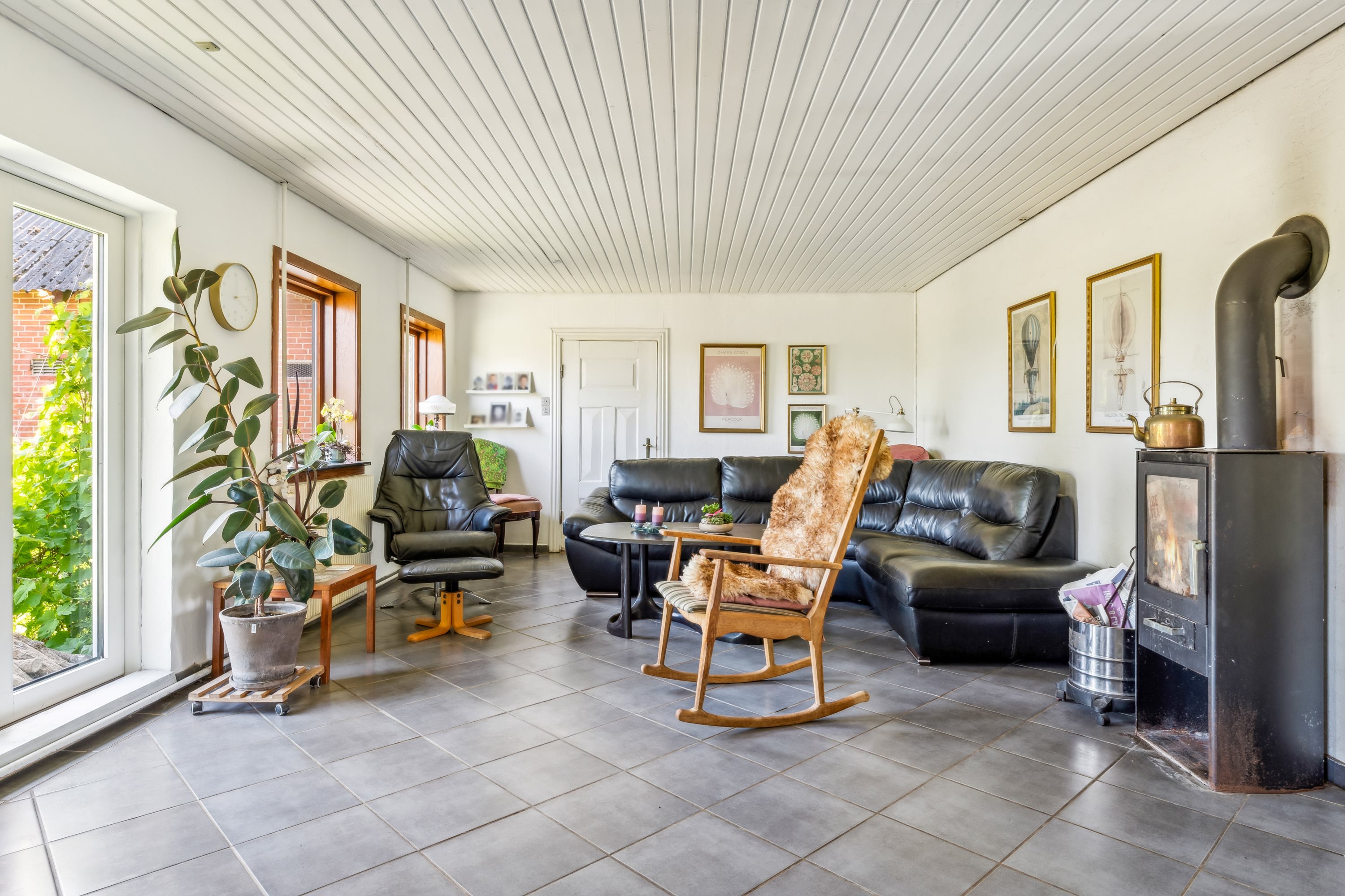 Fremhævet stue billede i fuldskærmstilstand. Billede af Kragelundvej 6, Hvorslev, 8860 Ulstrup