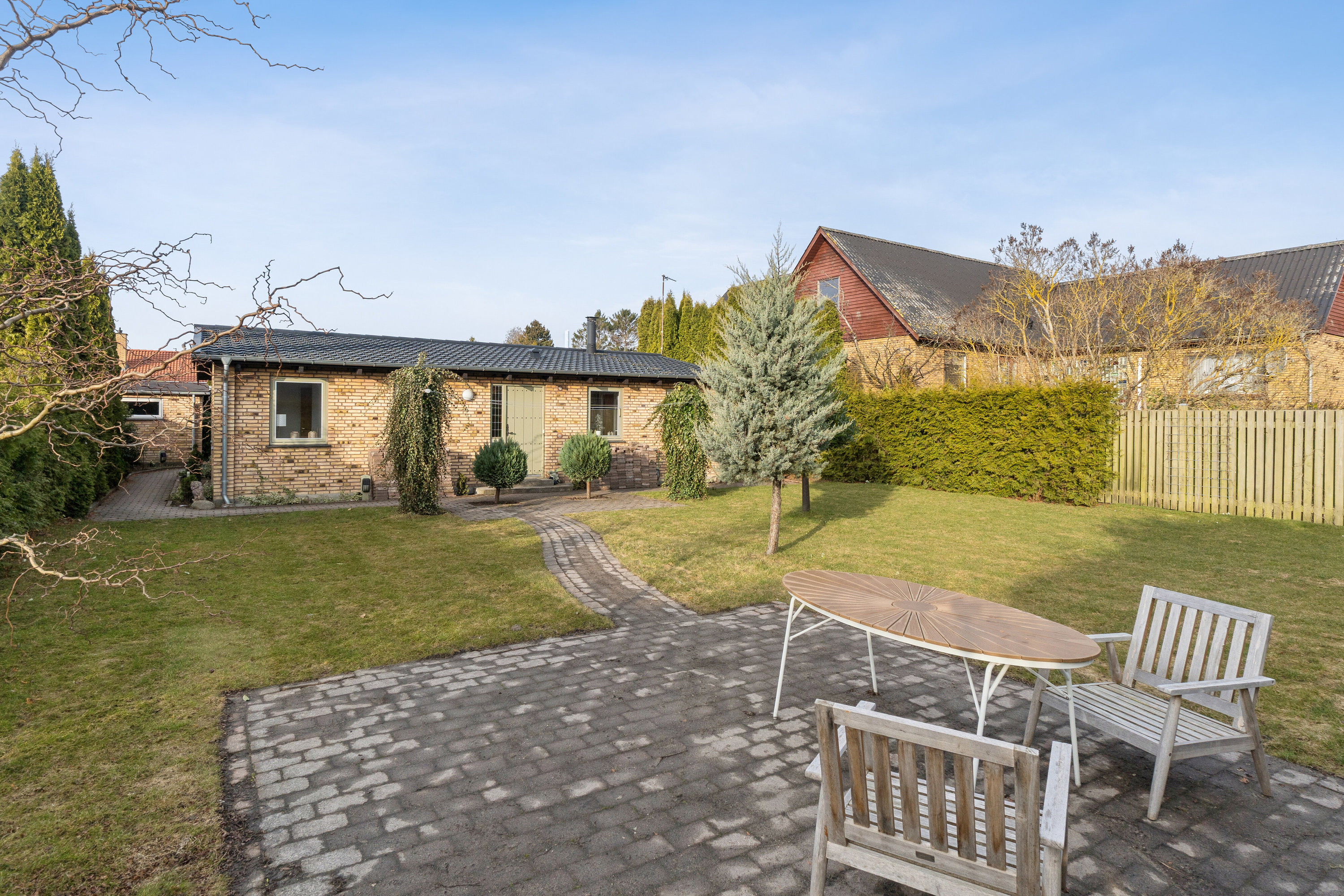 Fremhævet terrasse billede i fuldskærmstilstand. Billede af Engstrupgårdsvej 18, 2650 Hvidovre