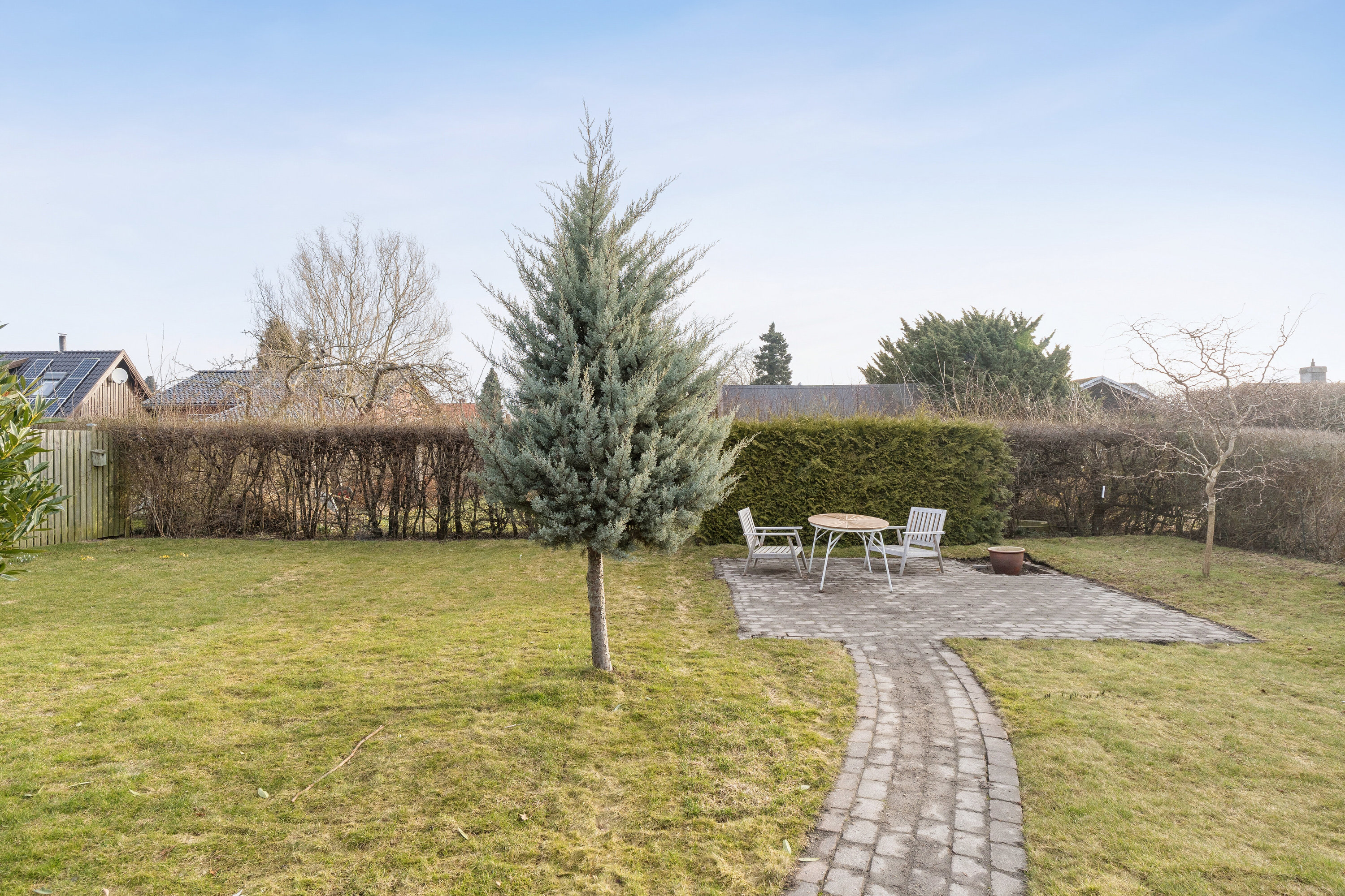 Fremhævet set fra haven billede i fuldskærmstilstand. Billede af Engstrupgårdsvej 18, 2650 Hvidovre