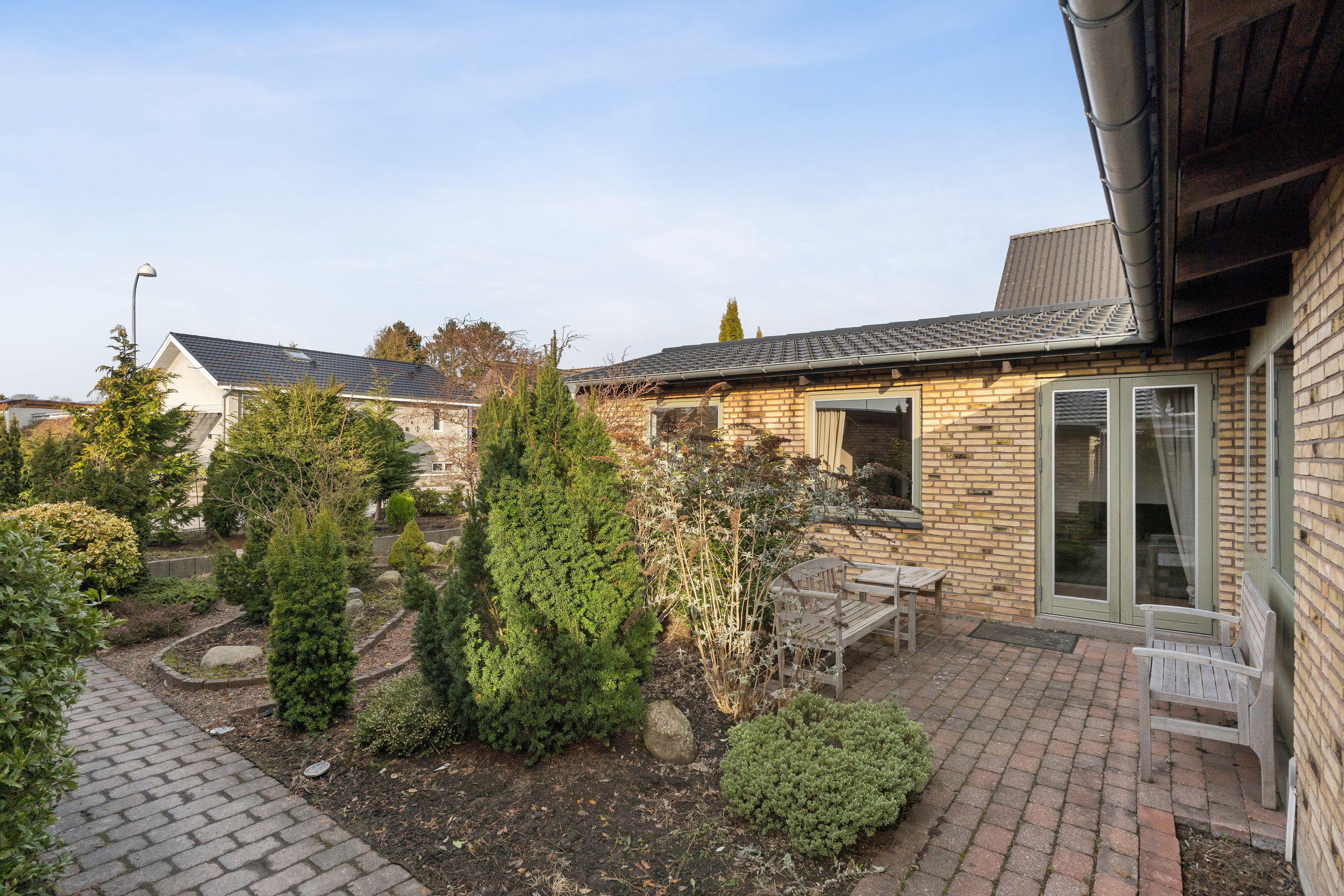 Fremhævet udendørs billede i fuldskærmstilstand. Billede af Engstrupgårdsvej 18, 2650 Hvidovre