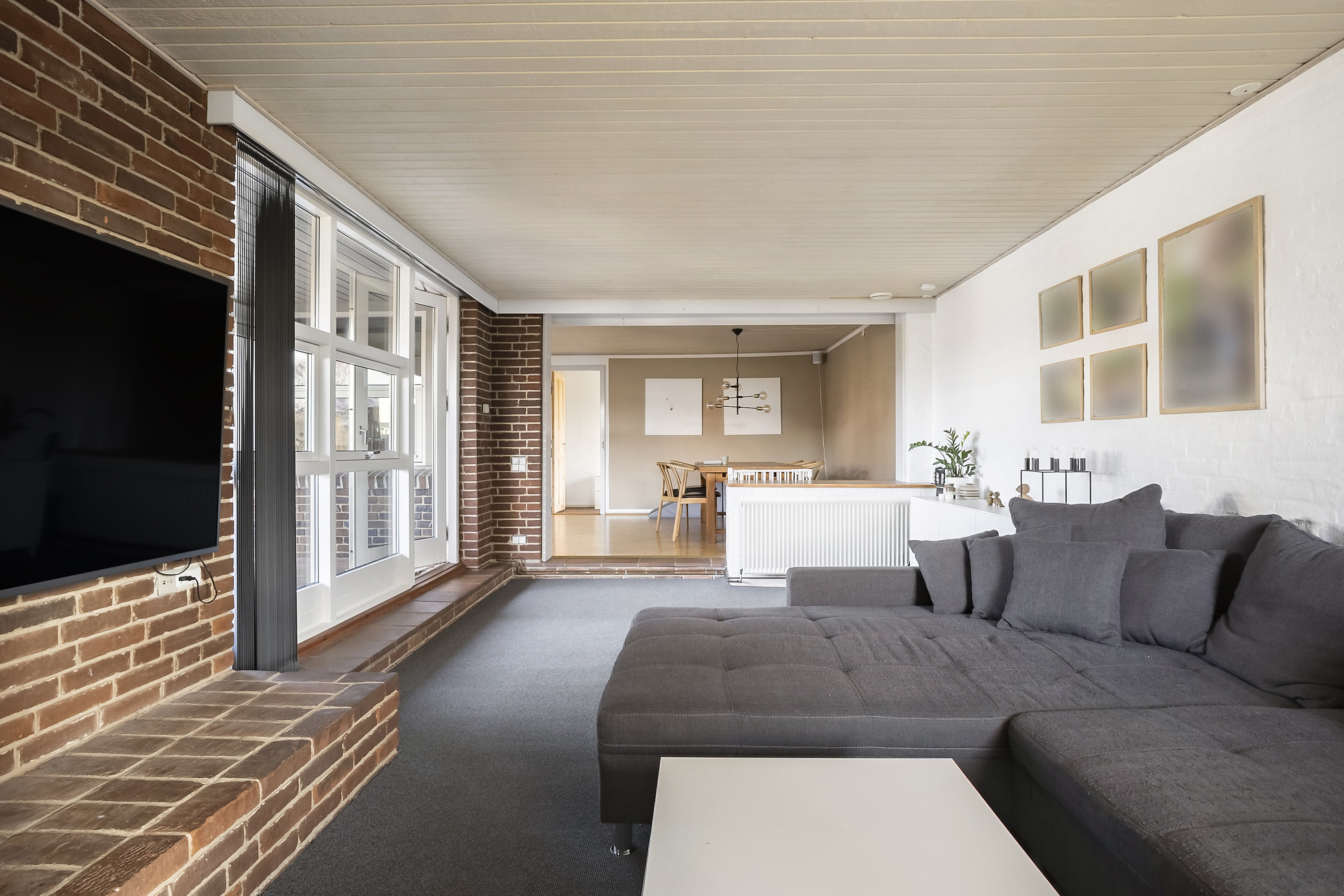 Fremhævet stue billede i fuldskærmstilstand. Billede af Frejsager 9, 6500 Vojens