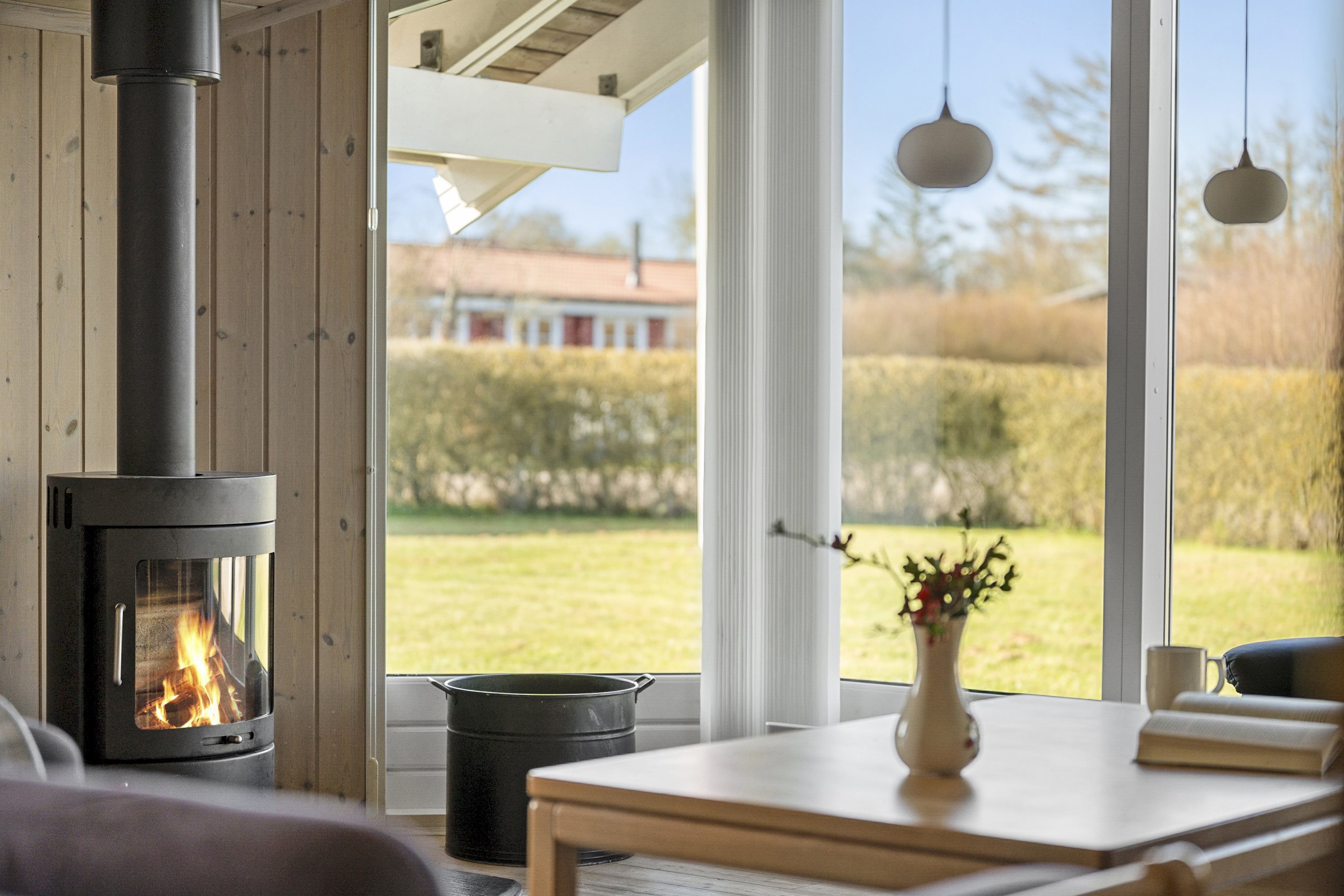 Fremhævet stue billede i fuldskærmstilstand. Billede af Engagervej 89, Dyngby Strand, 8300 Odder