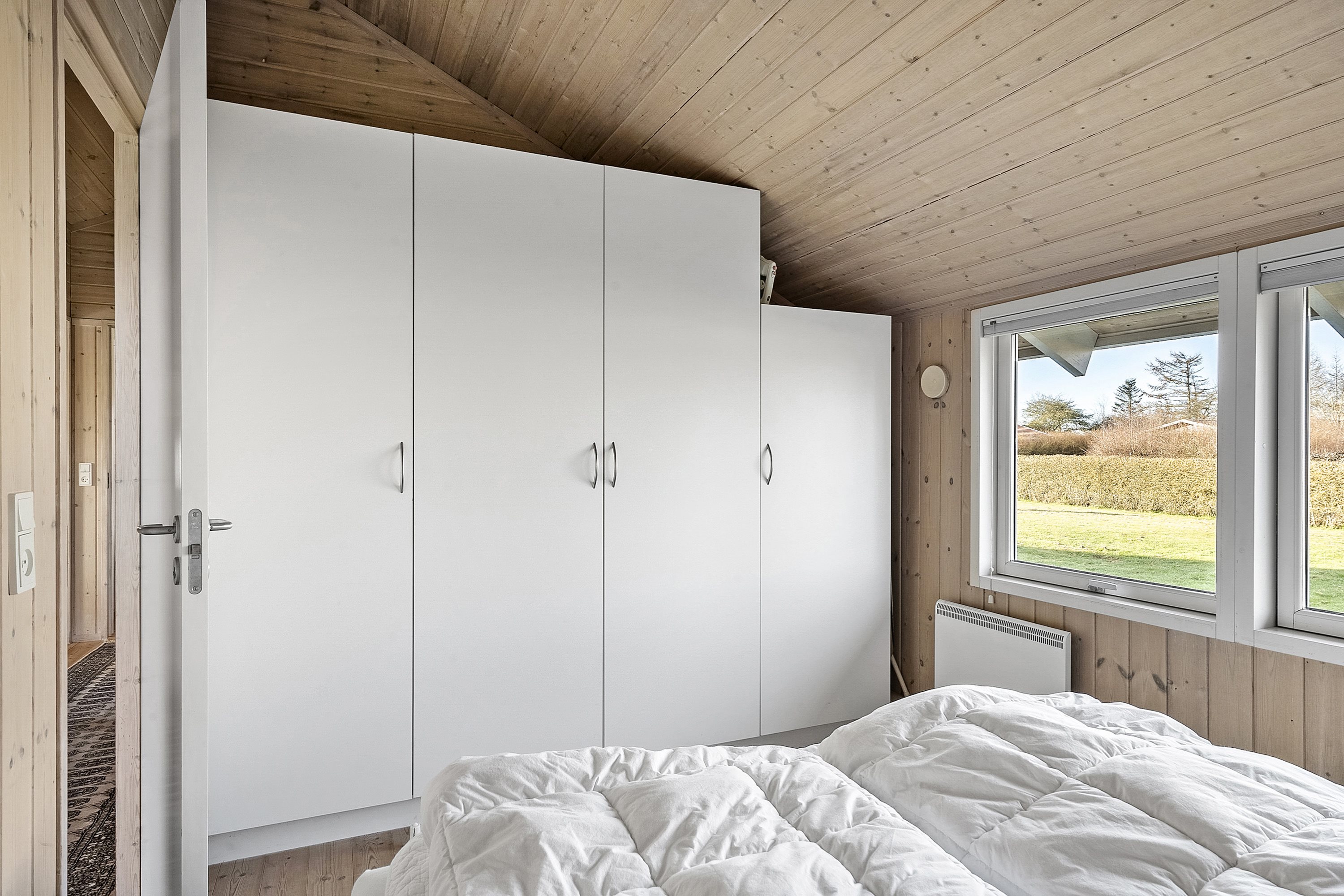 Fremhævet soveværelse billede i fuldskærmstilstand. Billede af Engagervej 89, Dyngby Strand, 8300 Odder