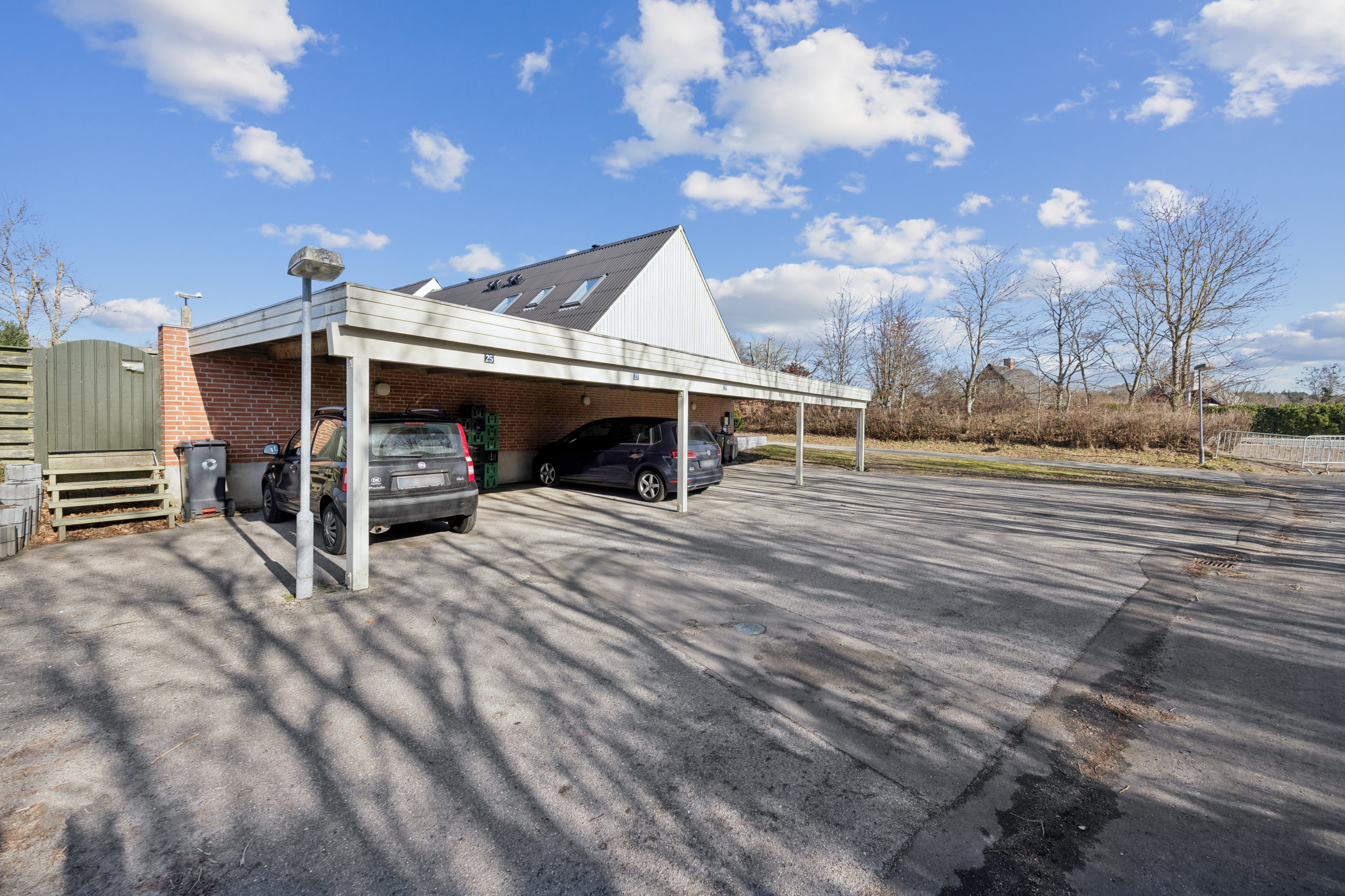 Fremhævet carport billede i fuldskærmstilstand. Billede af Vestbjerggårdvej 27, 9380 Vestbjerg
