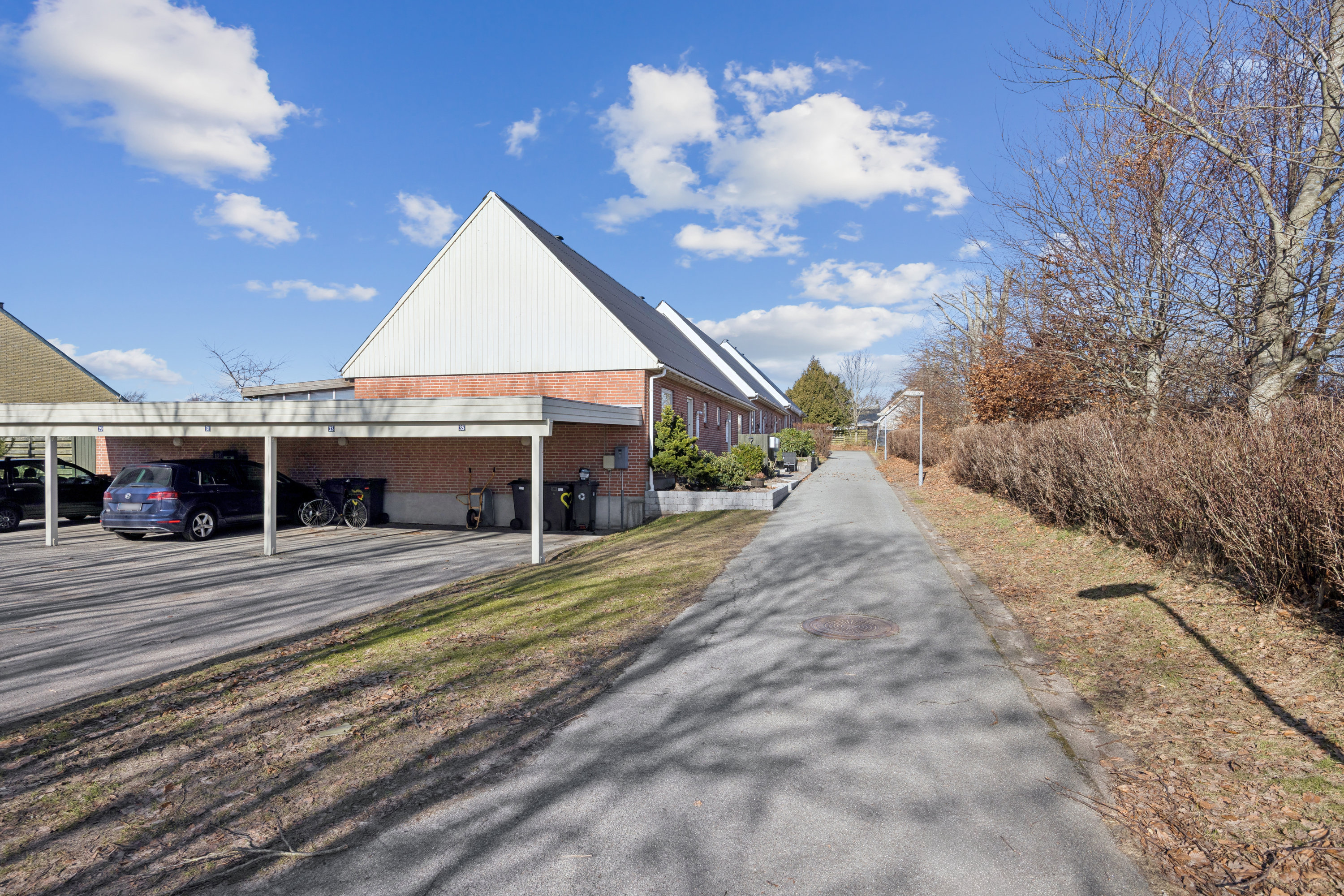 Fremhævet bygningen billede i fuldskærmstilstand. Billede af Vestbjerggårdvej 27, 9380 Vestbjerg