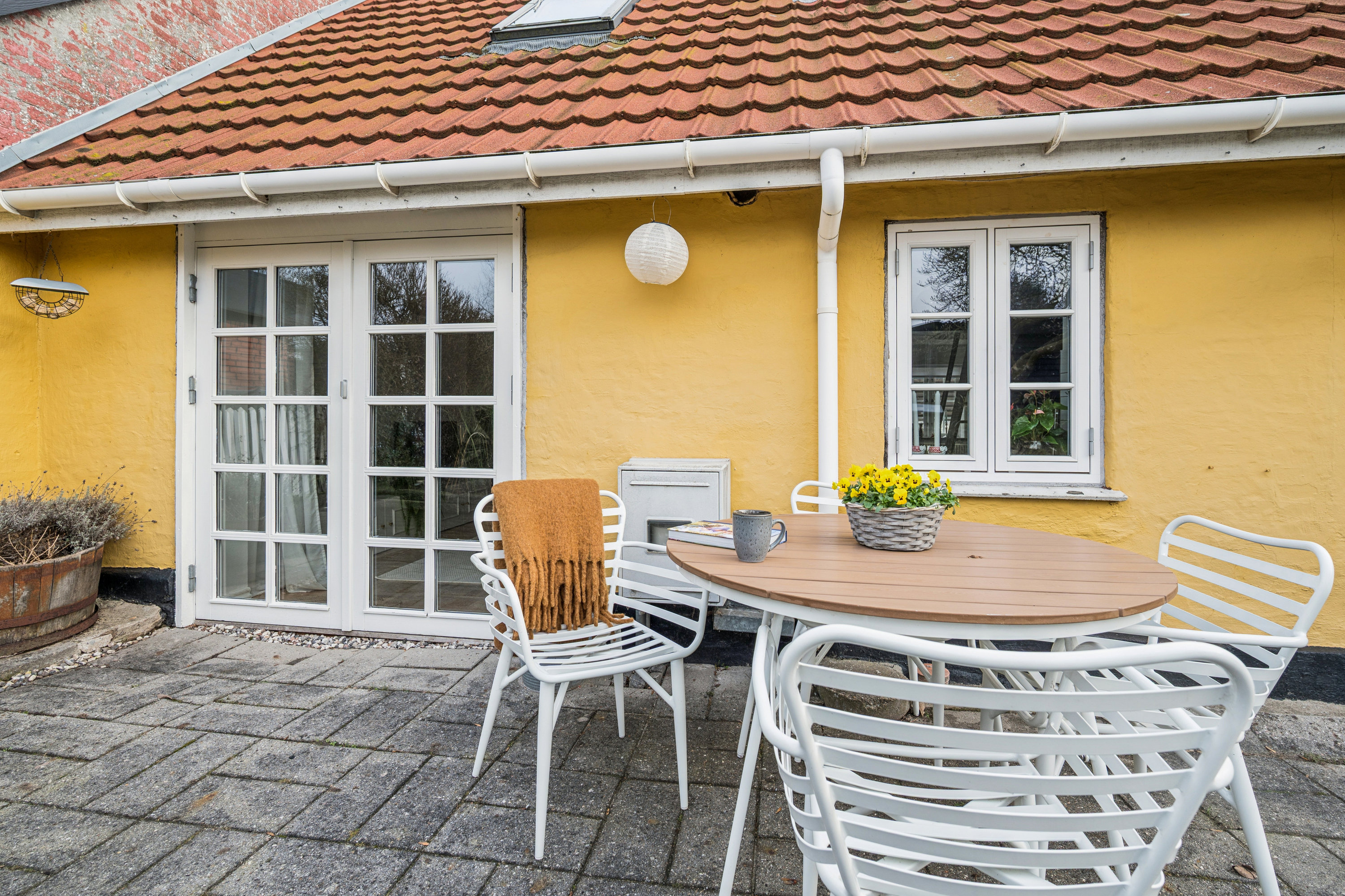 Fremhævet terrasse billede i fuldskærmstilstand. Billede af Algade 9, Grundfør, 8382 Hinnerup