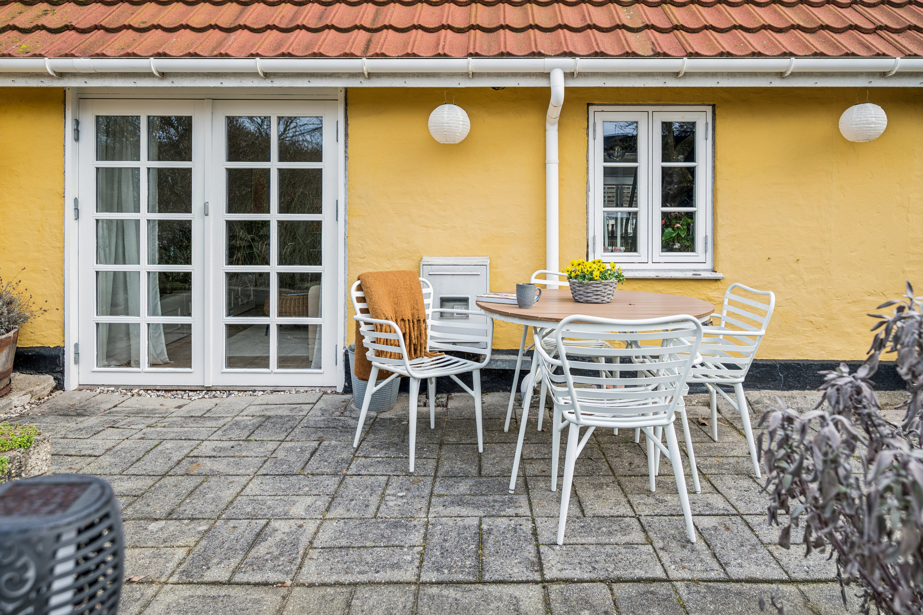 Fremhævet terrasse billede i fuldskærmstilstand. Billede af Algade 9, Grundfør, 8382 Hinnerup